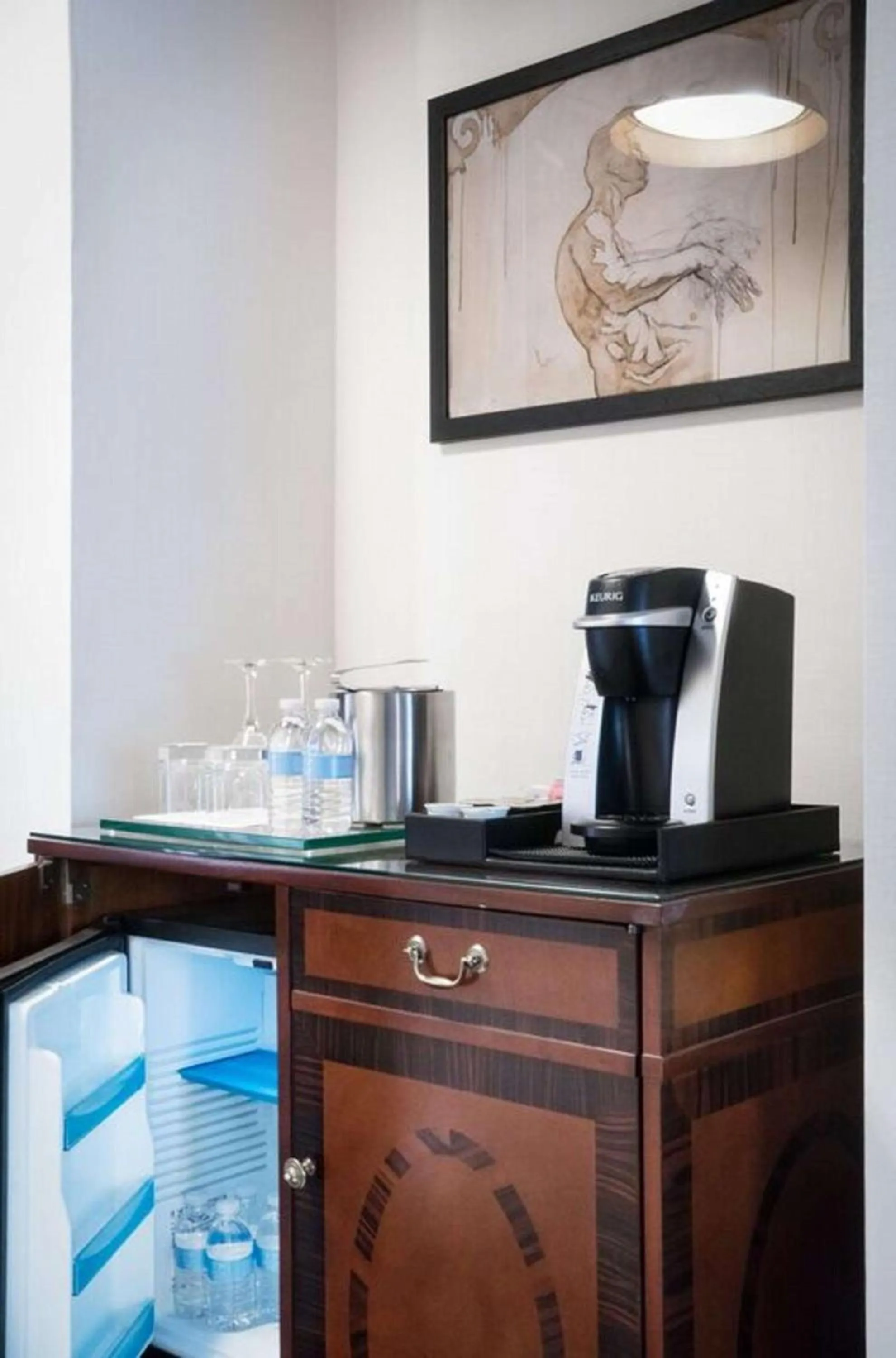 One-Bedroom Suite with Two Double Beds in The Logan Philadelphia, Curio Collection by Hilton