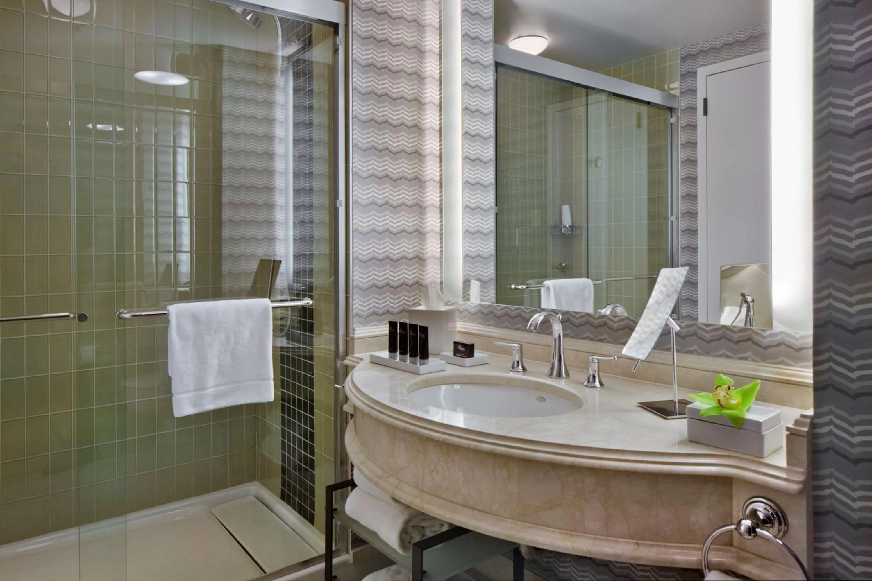 Double Superior Room  in The Logan Philadelphia, Curio Collection by Hilton