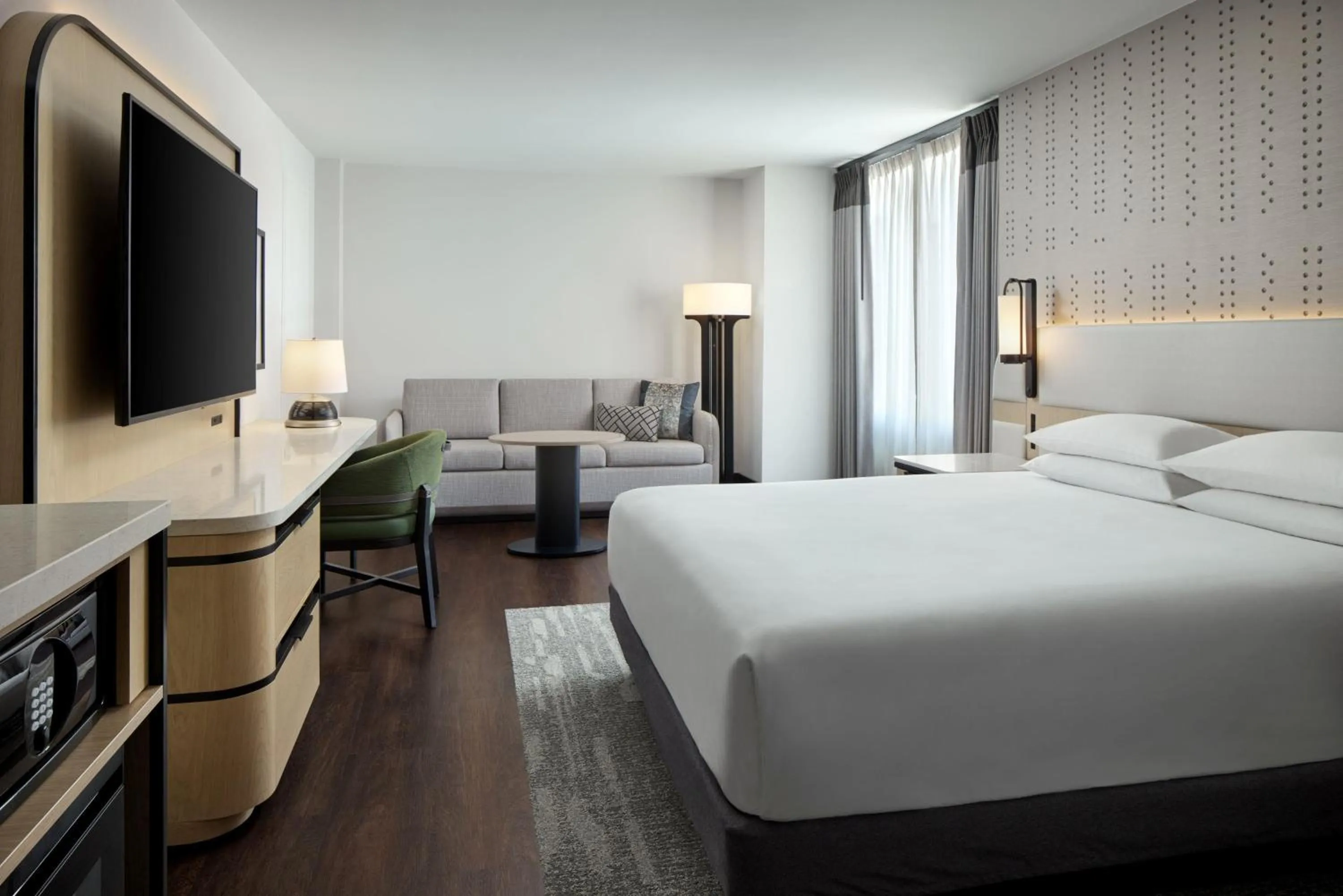 Corner King Room in Hyatt Regency Washington on Capitol Hill