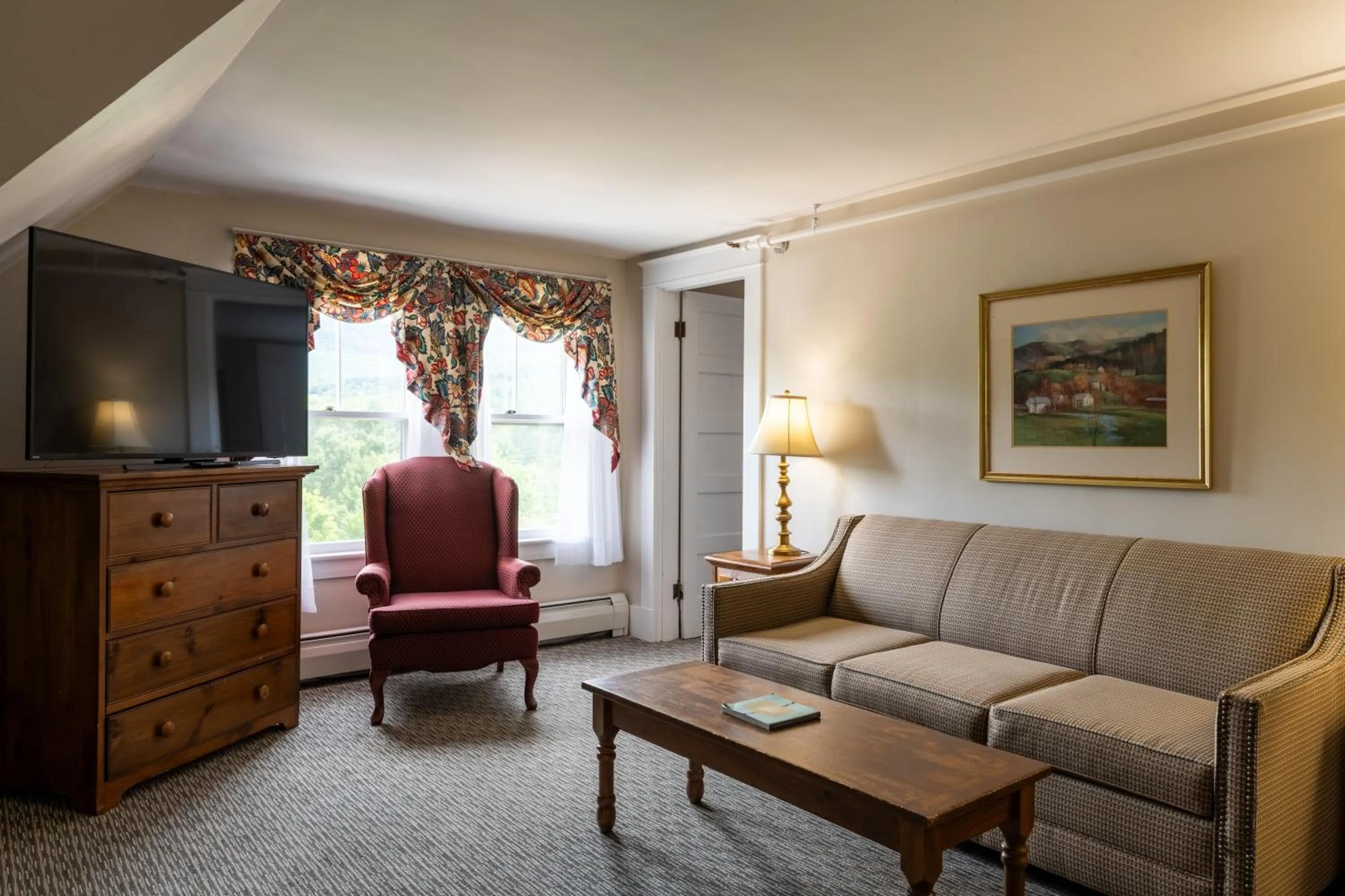 Suite with Mountain View in Eagle Mountain House and Golf Club