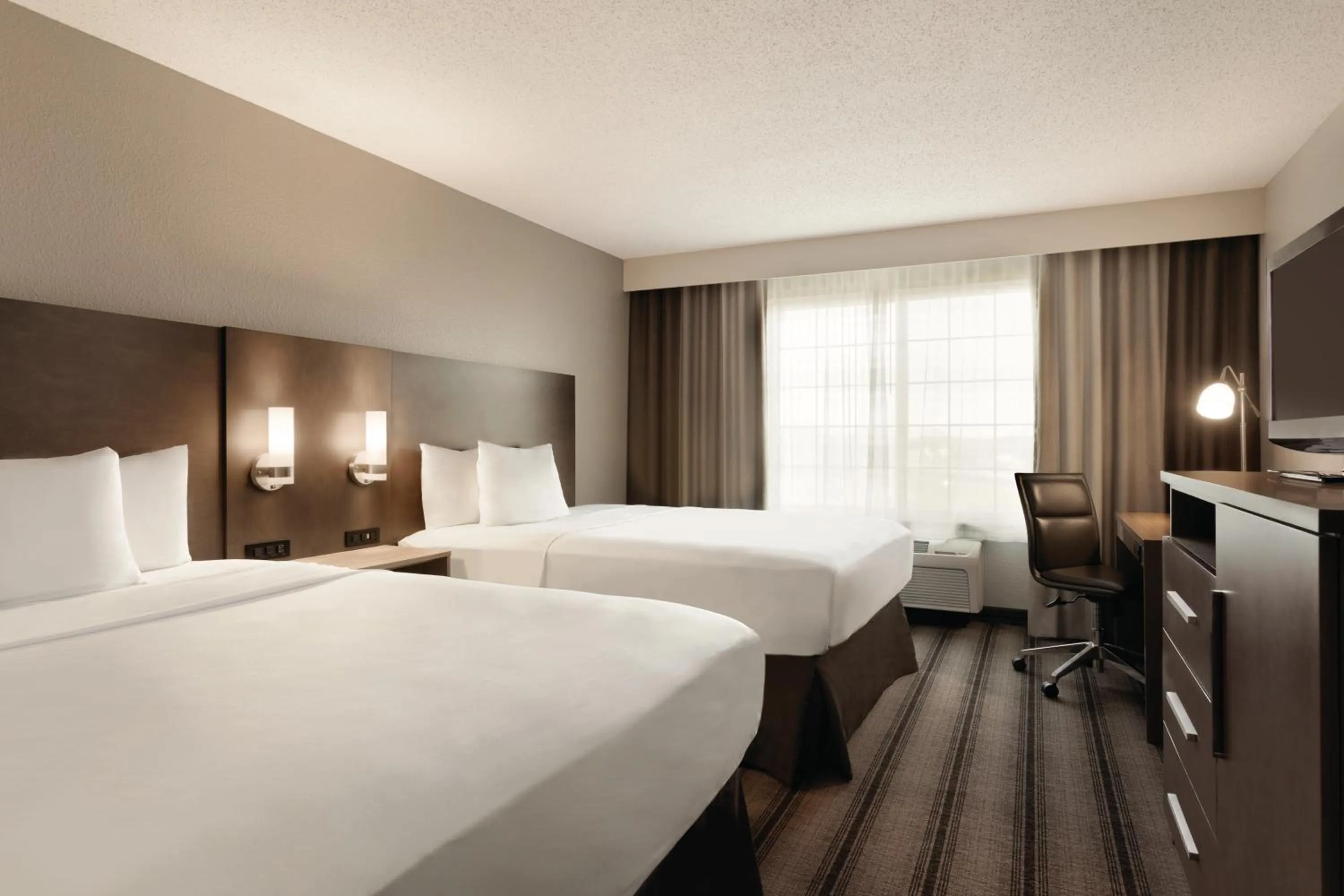 Queen Room with Two Queen Beds in Country Inn & Suites by Radisson, Indianapolis Airport South, IN