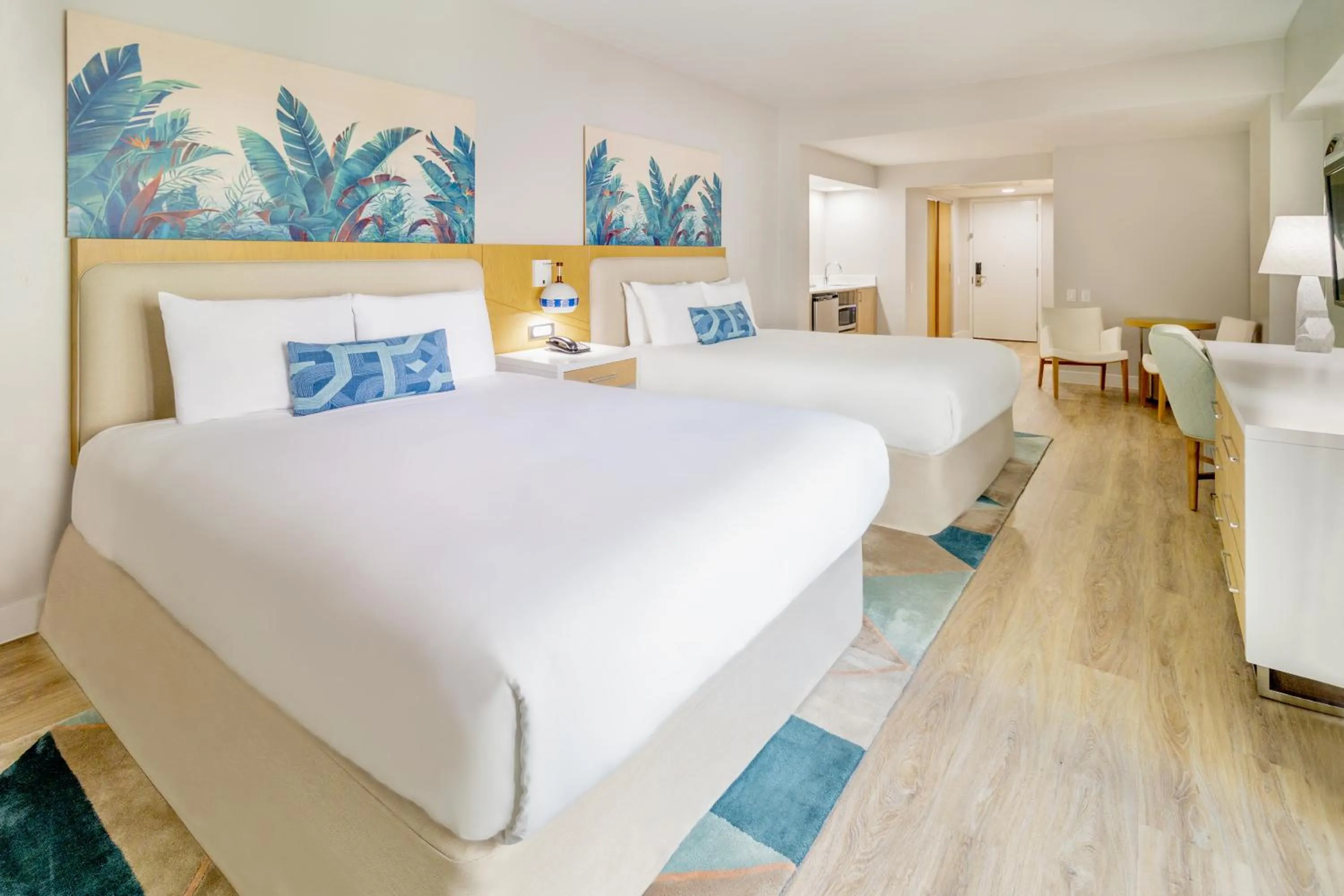 Junior Studio - 2 Queen Beds Accessible in Radisson Resort Miami Beach