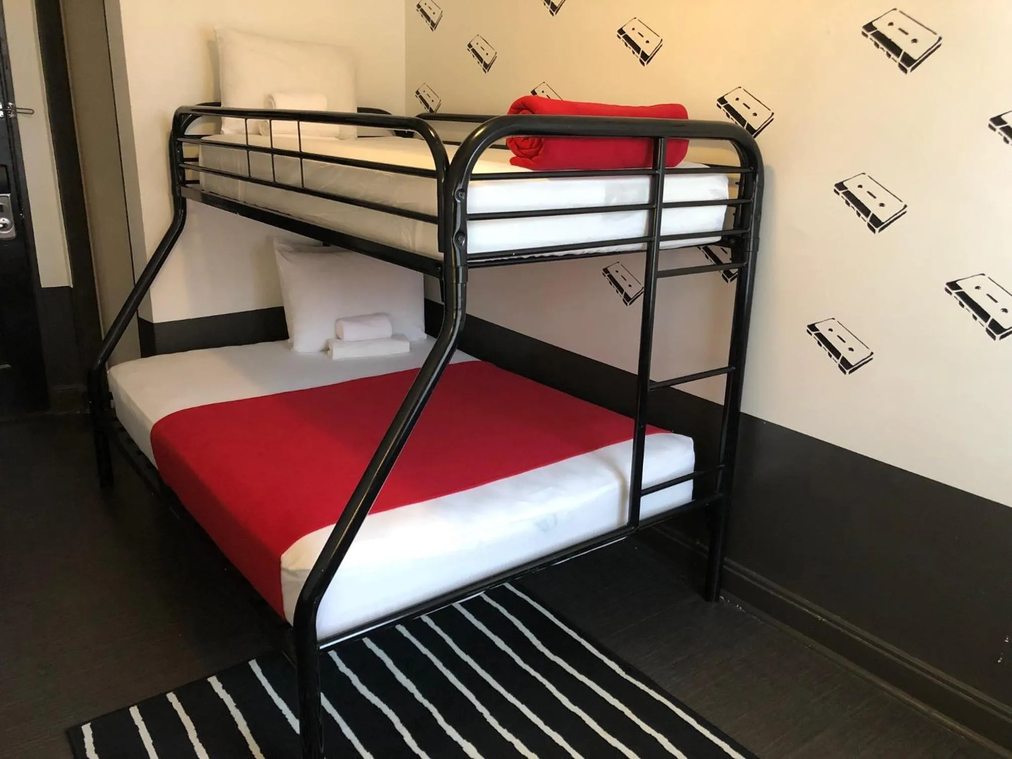 Double Room with Shared Bathroom in Chicago Getaway Hostel