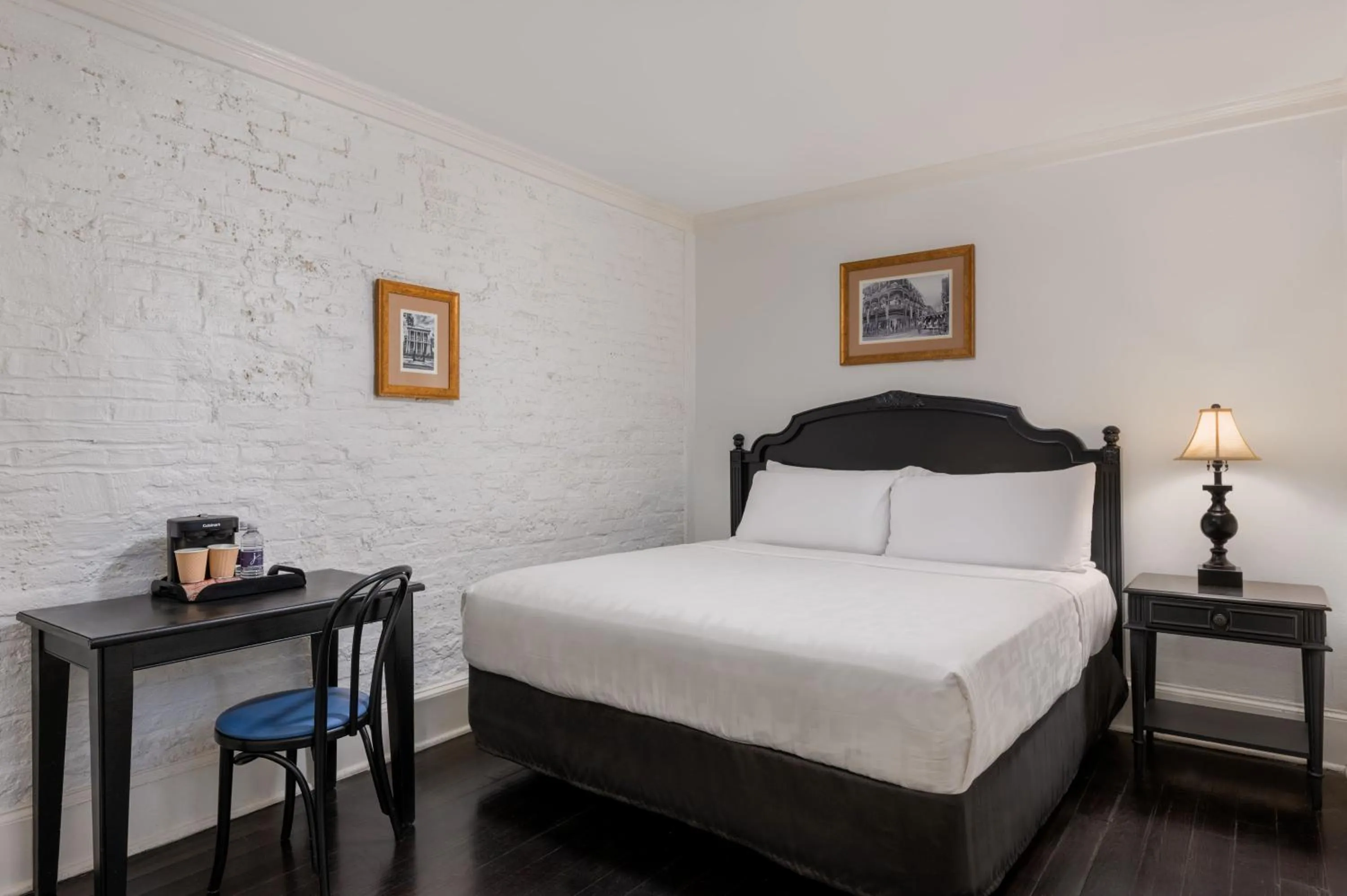 Deluxe Room in Hotel Royal New Orleans