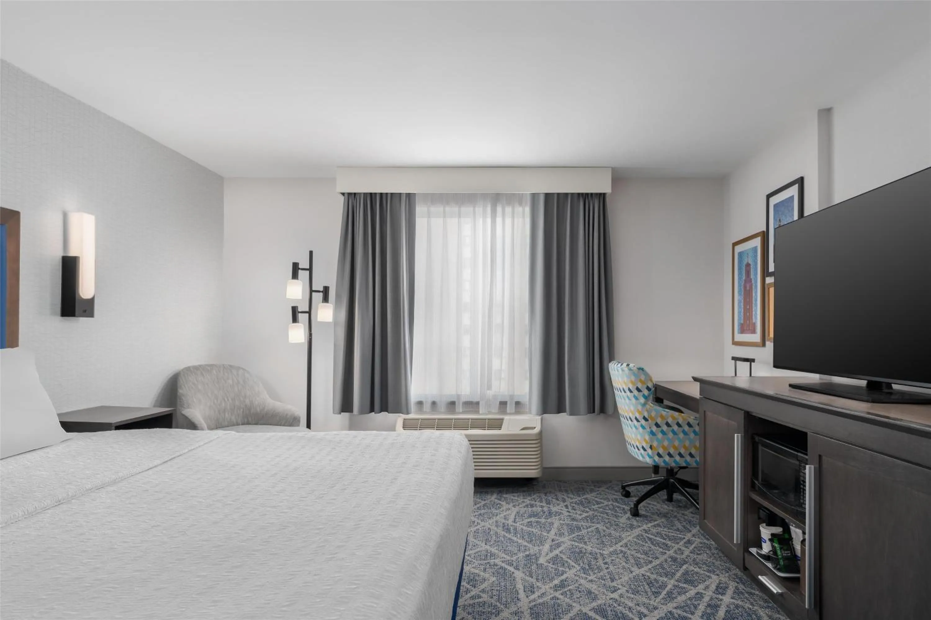 King Room - Hearing Access/Non-Smoking in Hampton Inn-Pawtucket, RI