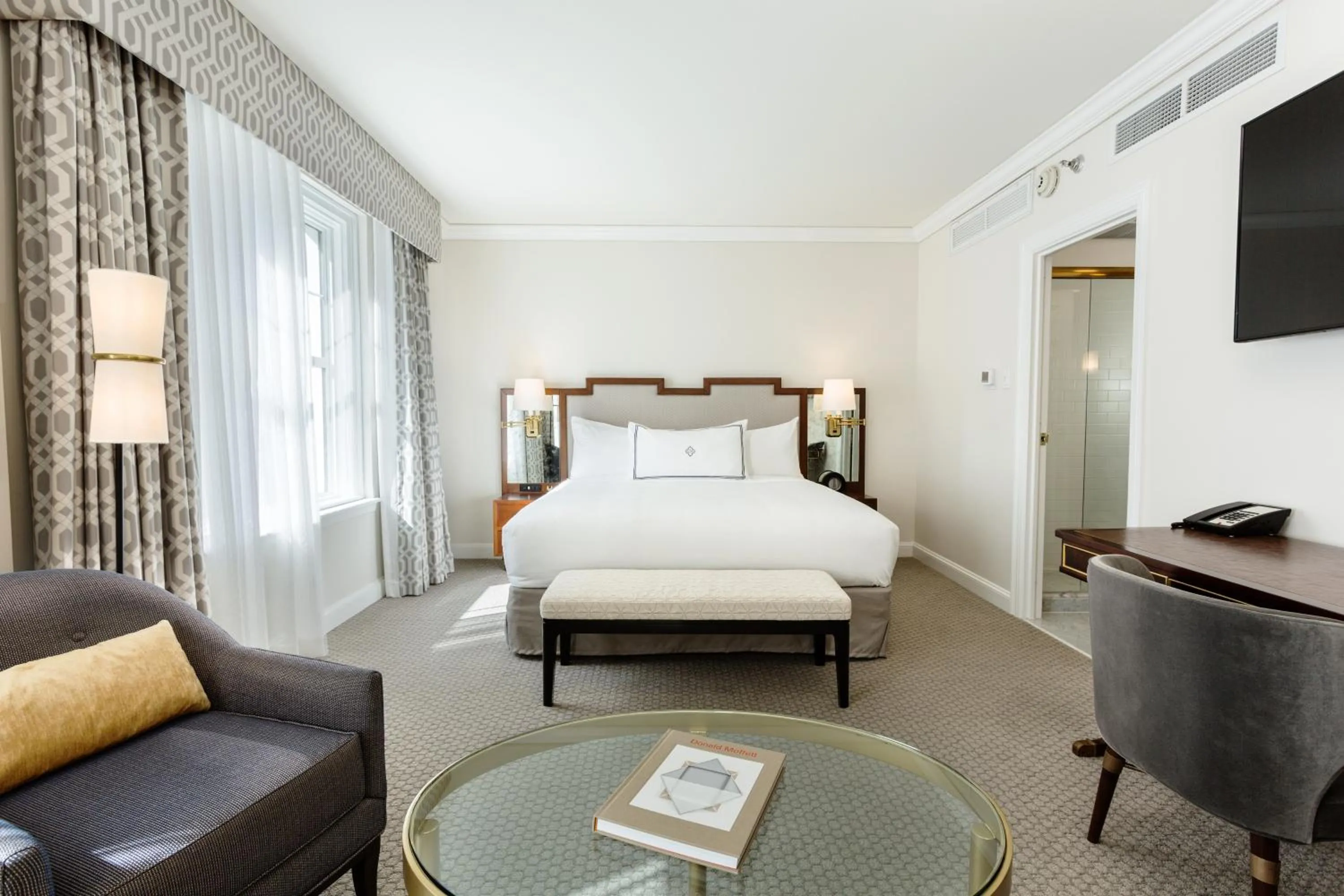 Deluxe King Room in The Lancaster Hotel