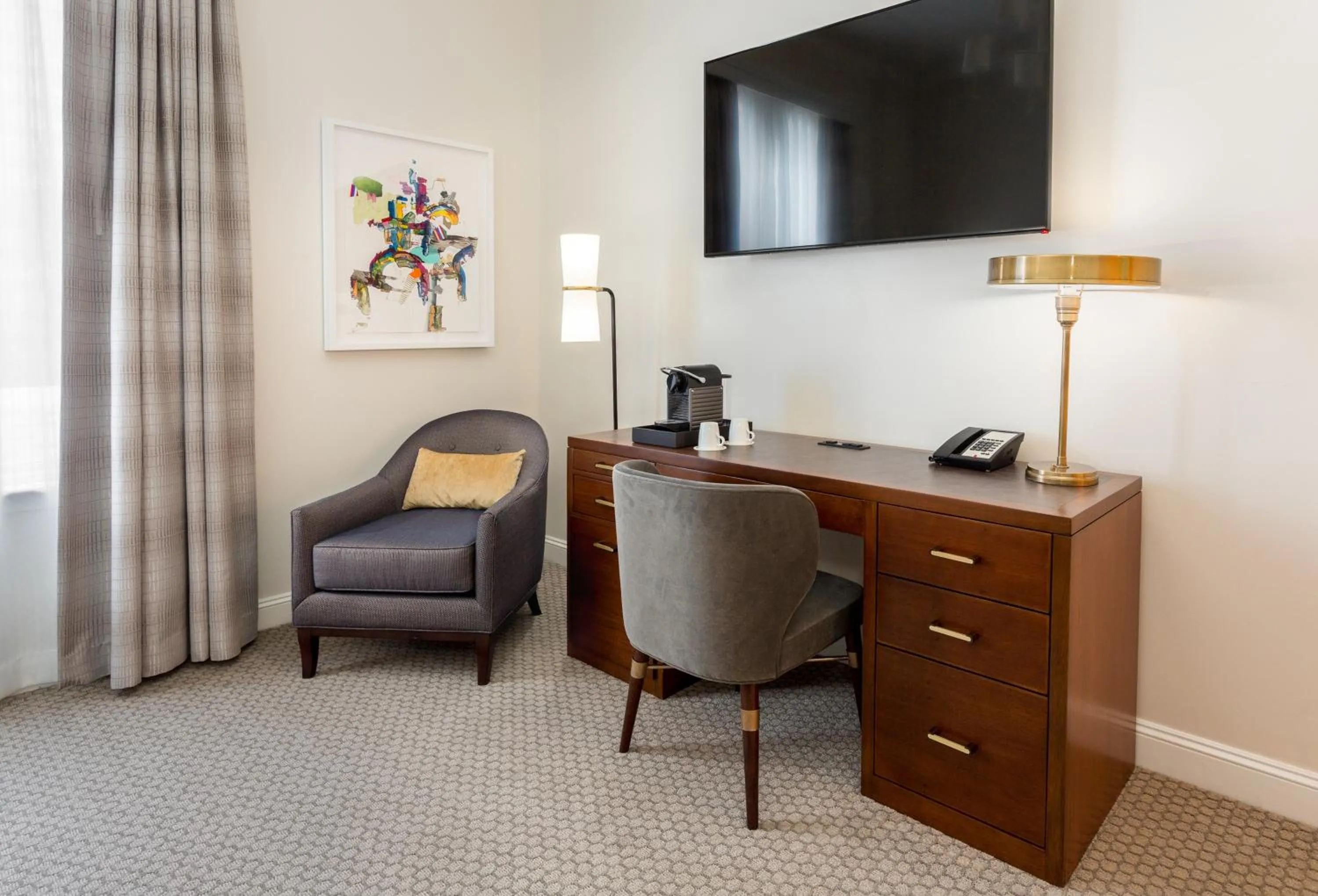 Classic King Room in The Lancaster Hotel