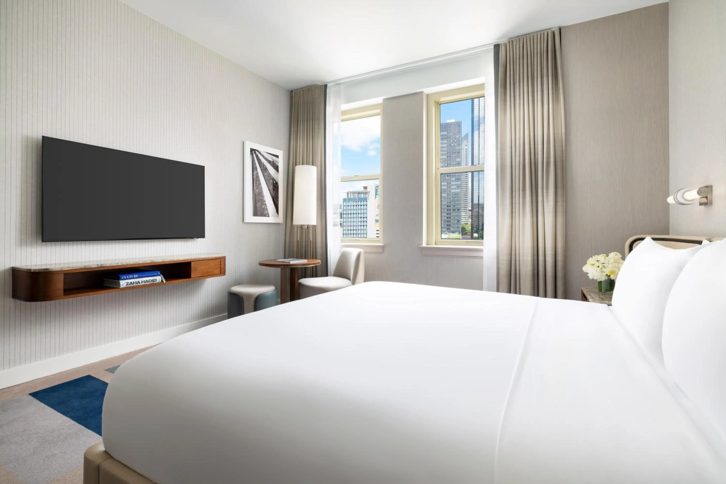 Deluxe King Room in The Joule