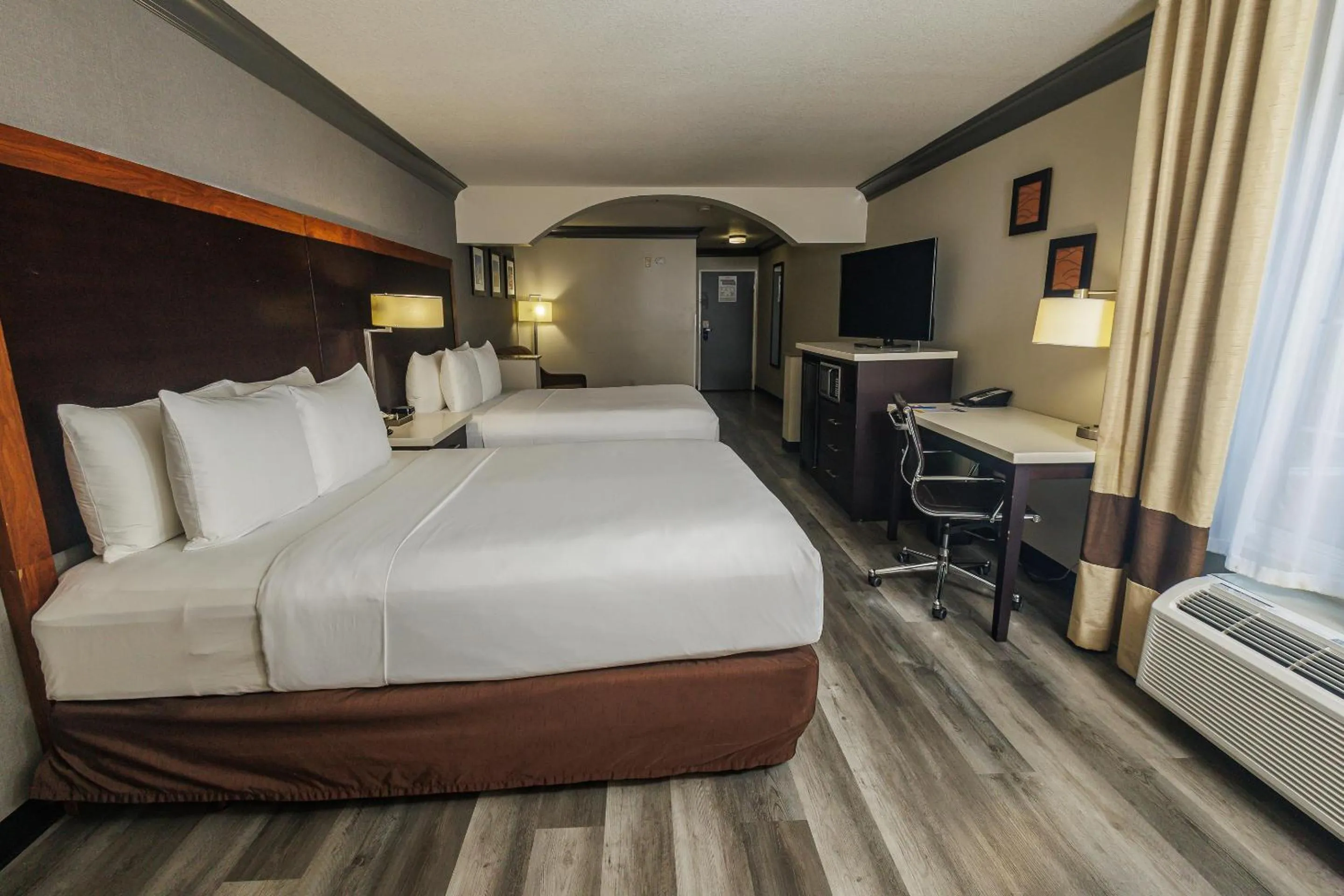 Queen Suite with Two Queen Beds - Non-Smoking in Comfort Inn & Suites Near Universal - N Hollywood - Burbank