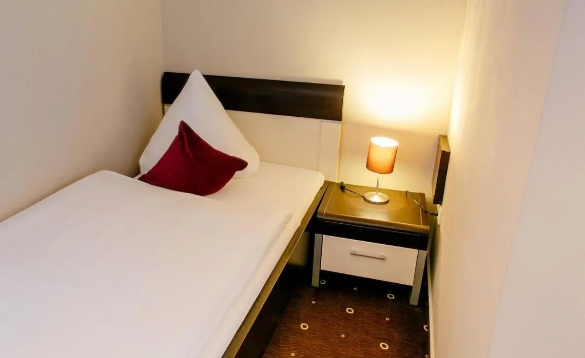 Triple Room in My Place