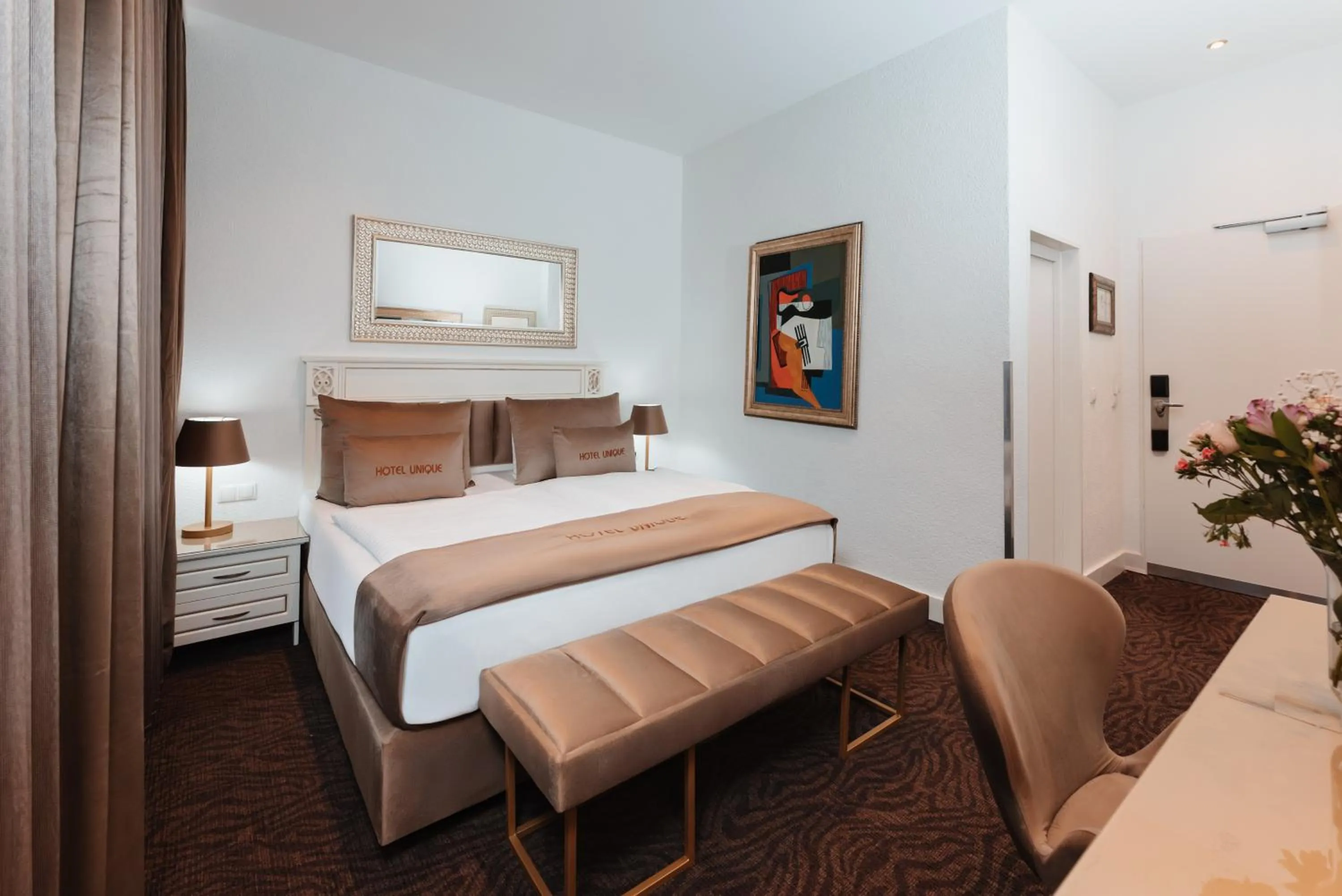 Comfort Double Room in Hotel Unique Dortmund Hauptbahnhof