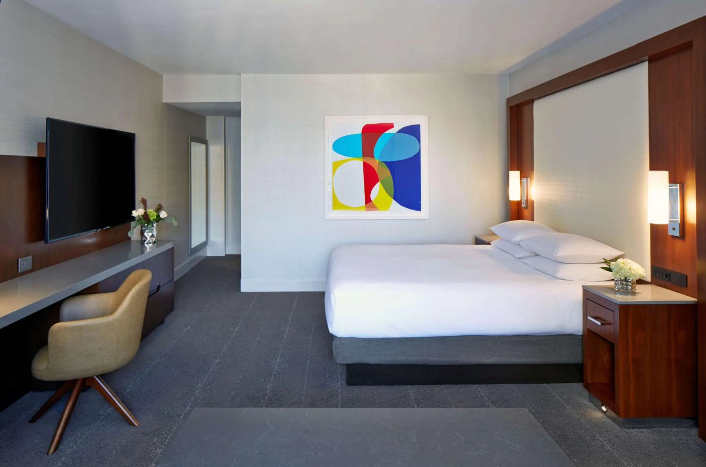 King Room with Accessible Shower - Disability Access in Hyatt Regency Atlanta