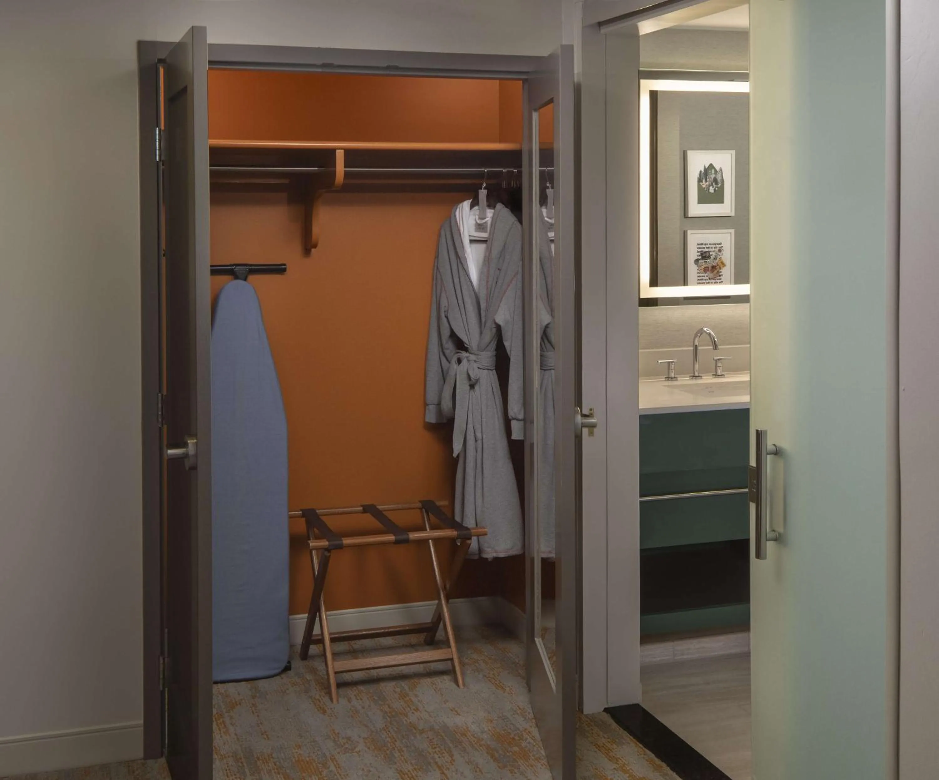 King Room - Accessible Shower Deluxe in Hyatt Centric Midtown Atlanta