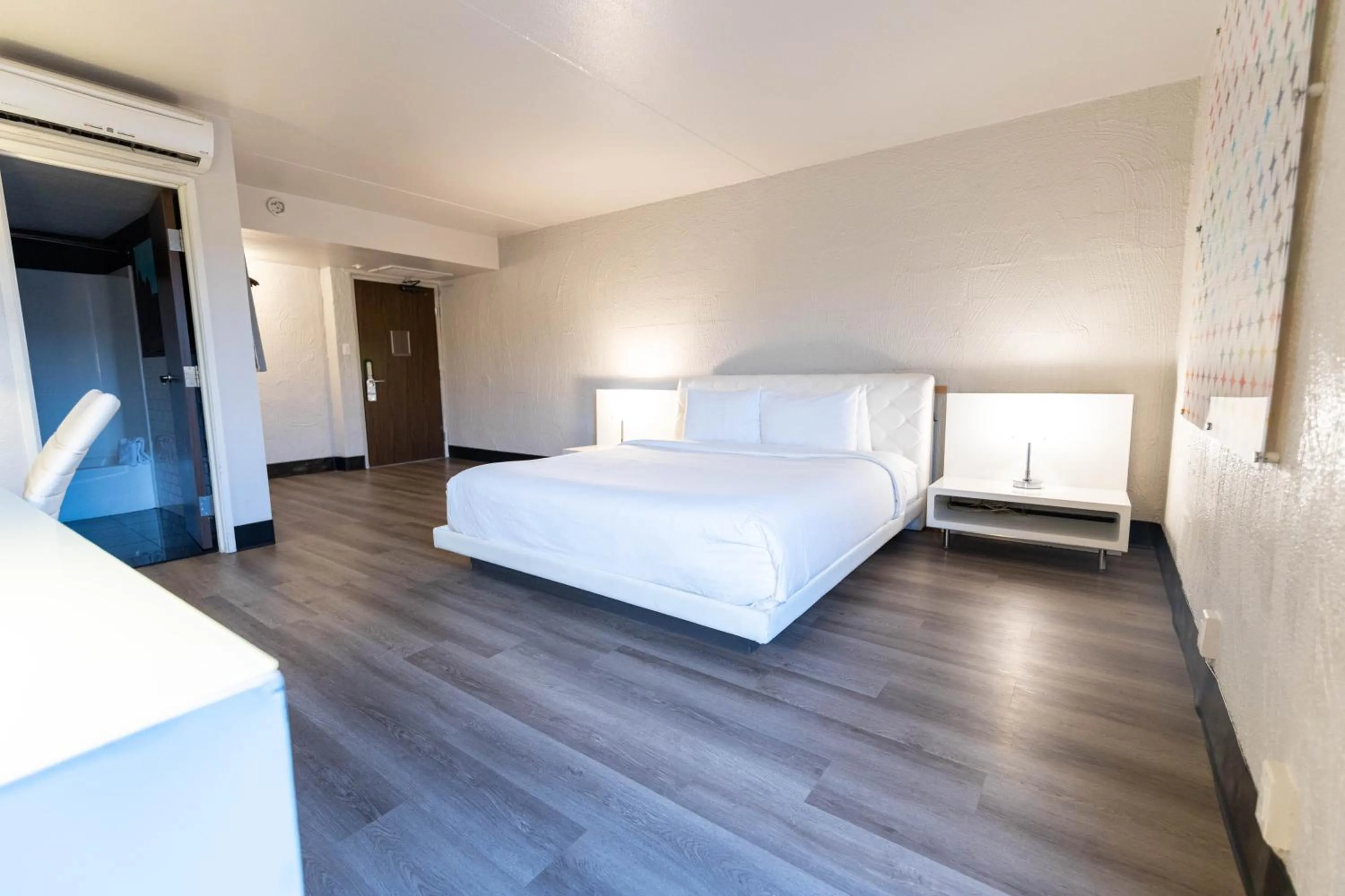 King Pool View in The Clarendon Hotel & Spa, BW Signature Collection