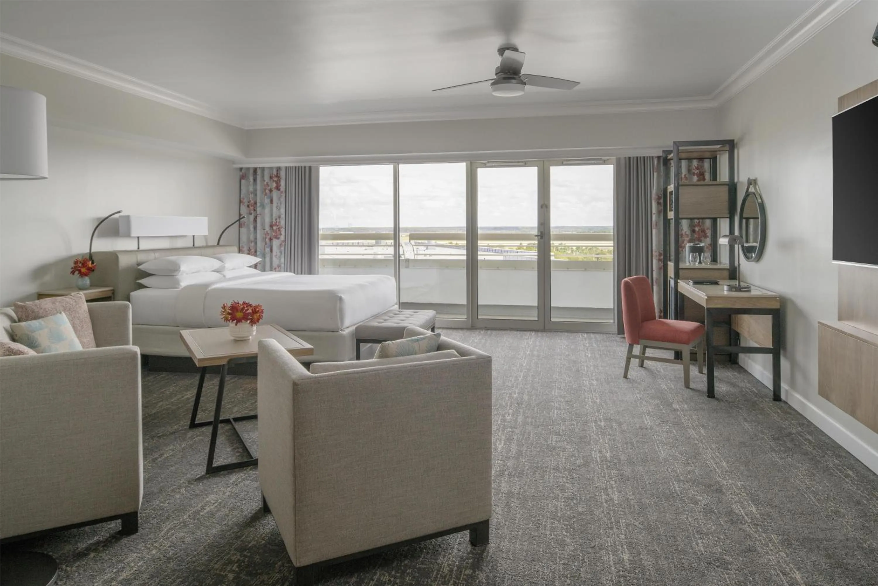 Deluxe King Room with Runway View - single occupancy in Hyatt Regency Orlando International Airport Hotel