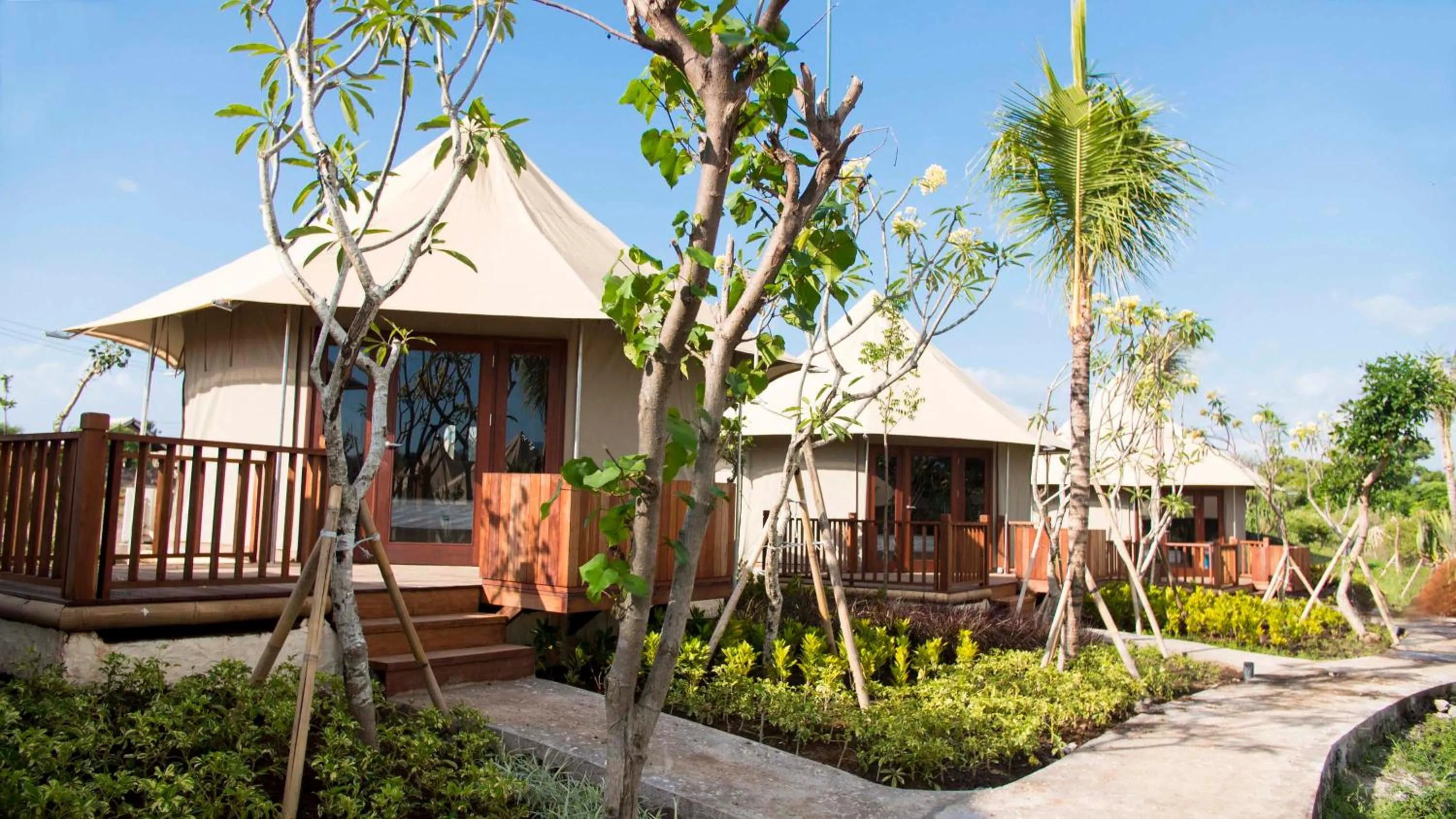 Beach Luxury Tent in Menjangan Dynasty Resort