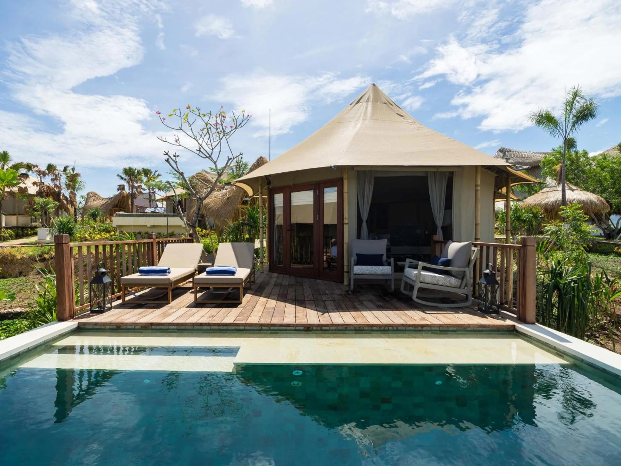 One-Bedroom Luxury Cliff Tent Villa in Menjangan Dynasty Resort