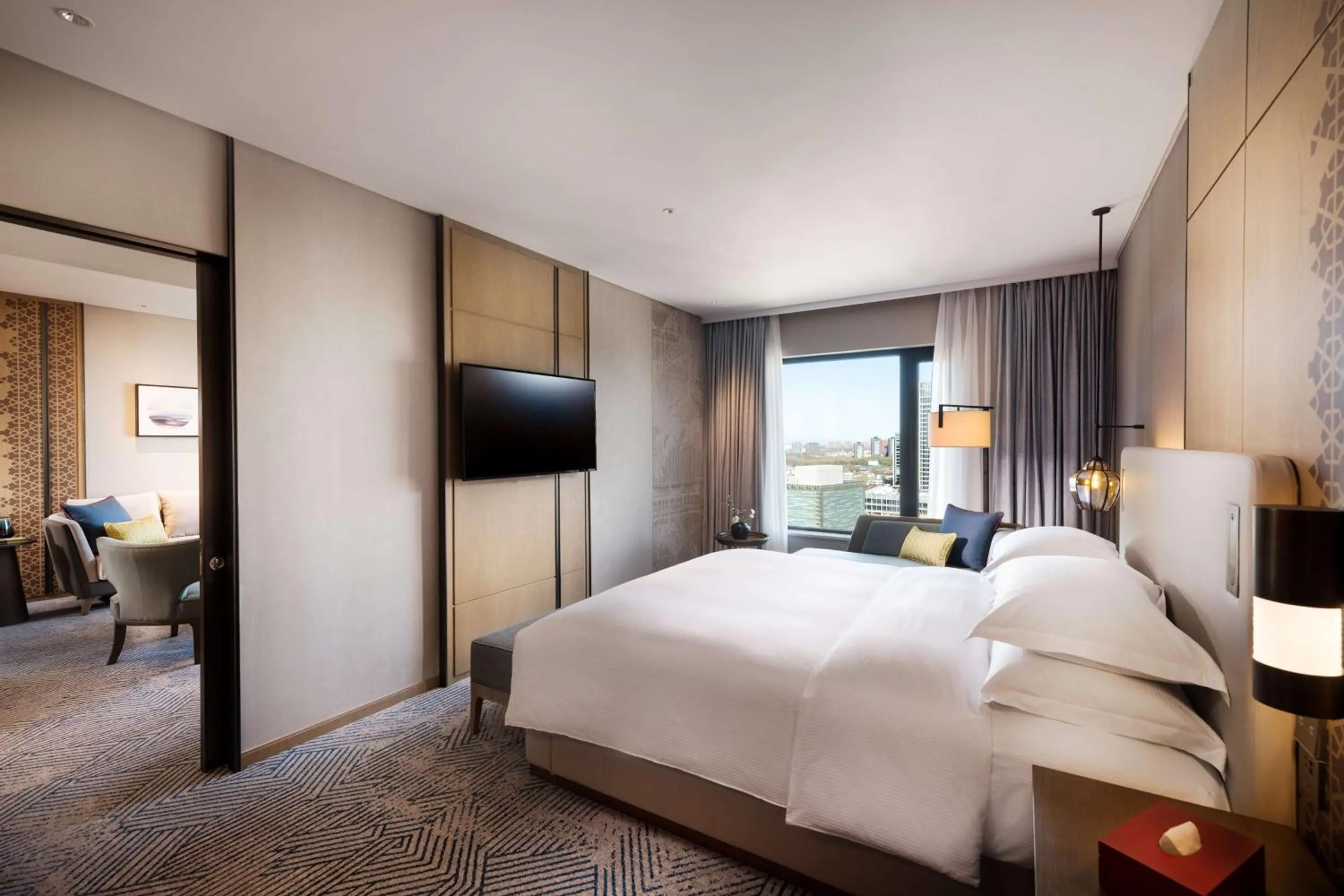 Deluxe King Suite in Hilton Beijing