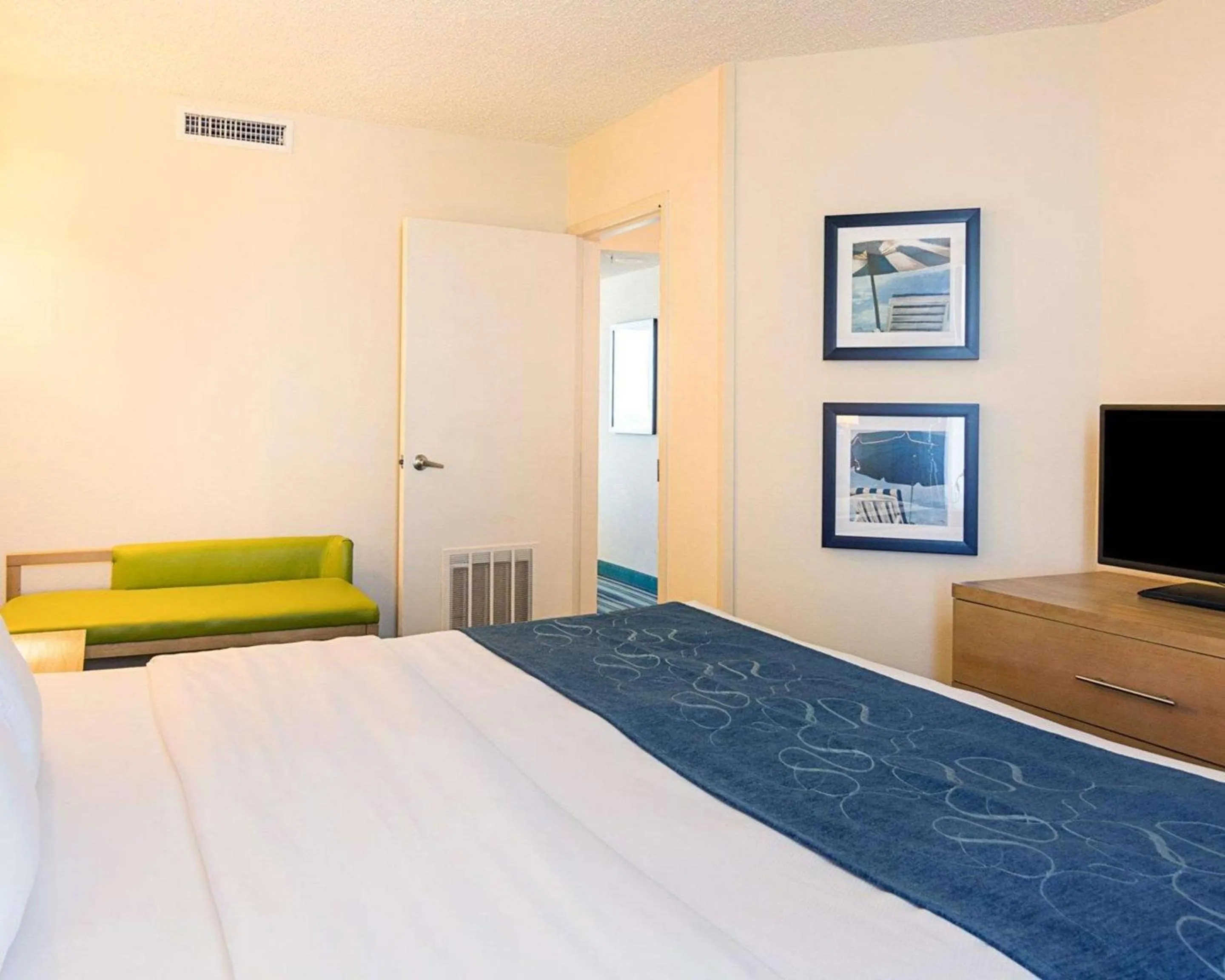 King Suite Ocean Front with Sofa Bed - Non-Smoking in Comfort Suites Beachfront