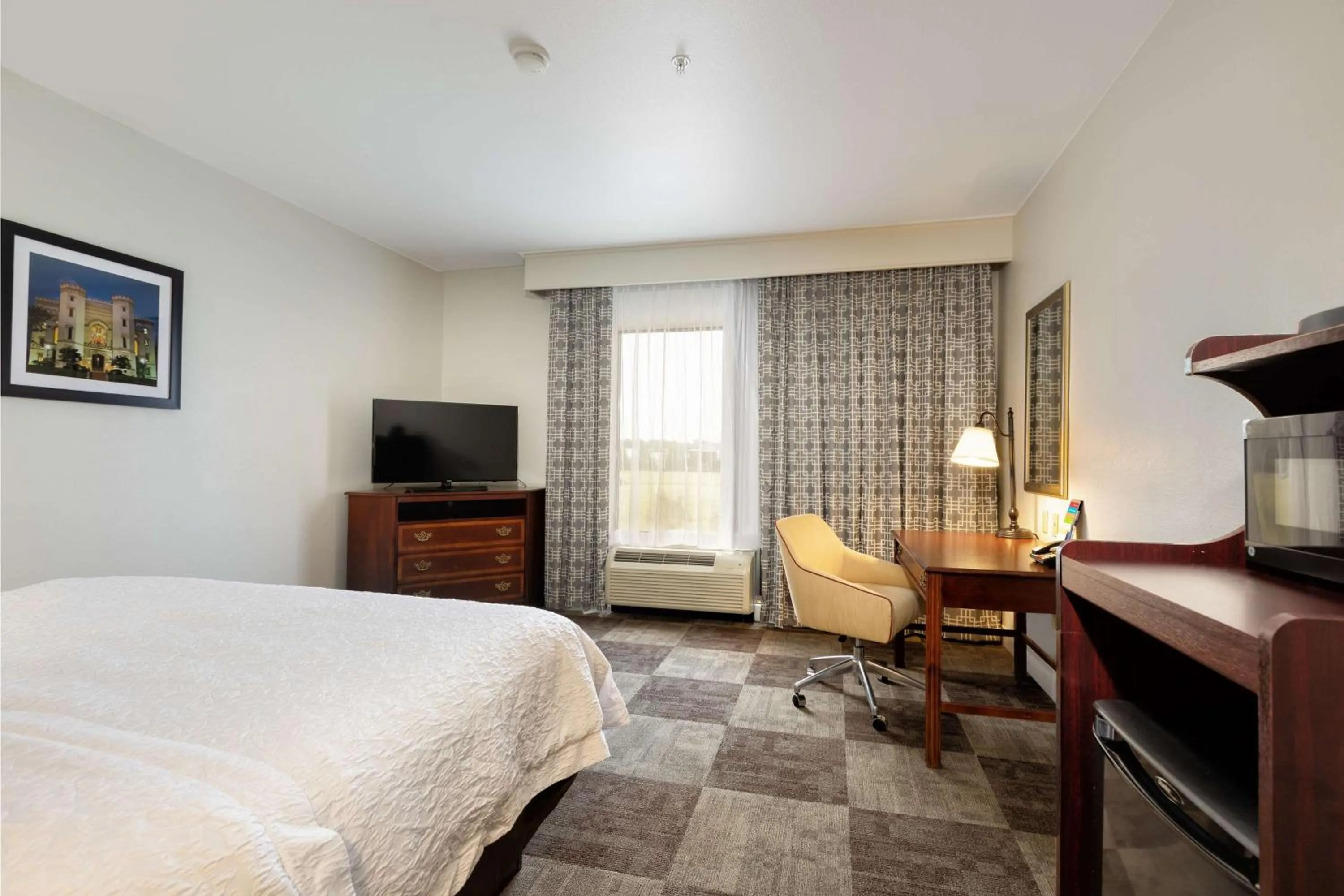 King Room - Mobility Access/Non-Smoking in Hampton Inn & Suites Baton Rouge - I-10 East