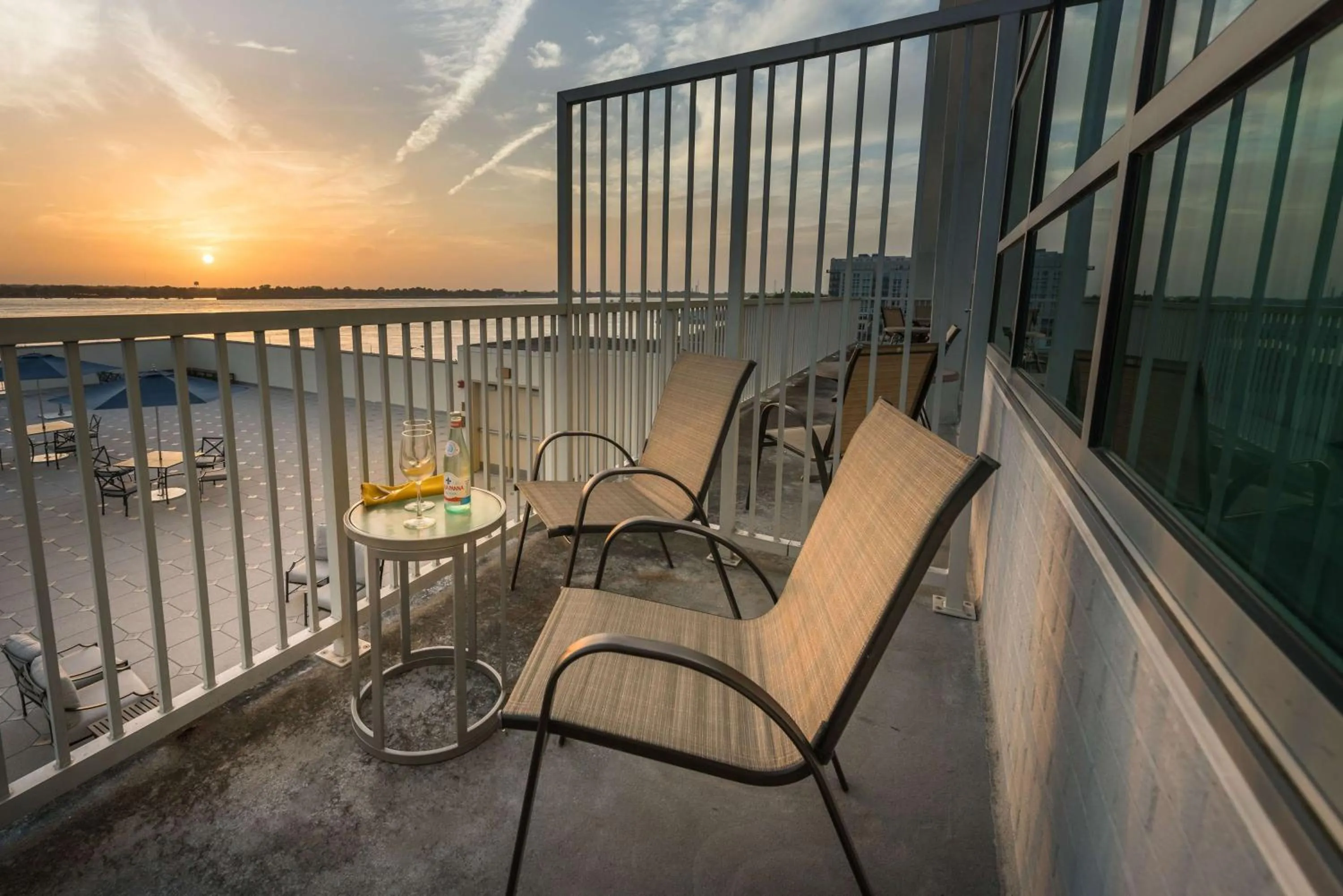 Executive King Room with Balcony and River View in Hilton Baton Rouge Capitol Center