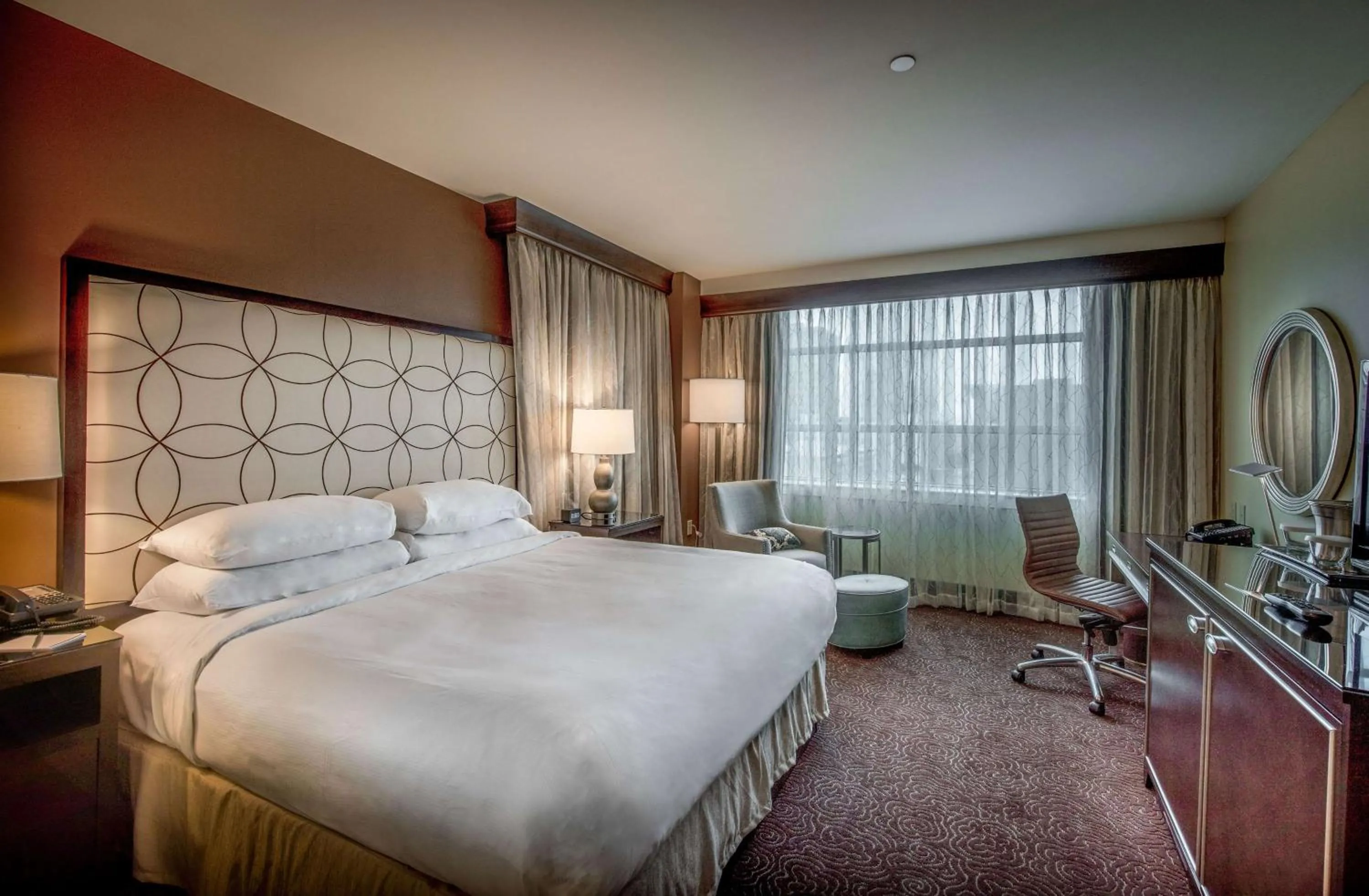 King Room with City View - Hearing Accessible in Hilton Baton Rouge Capitol Center