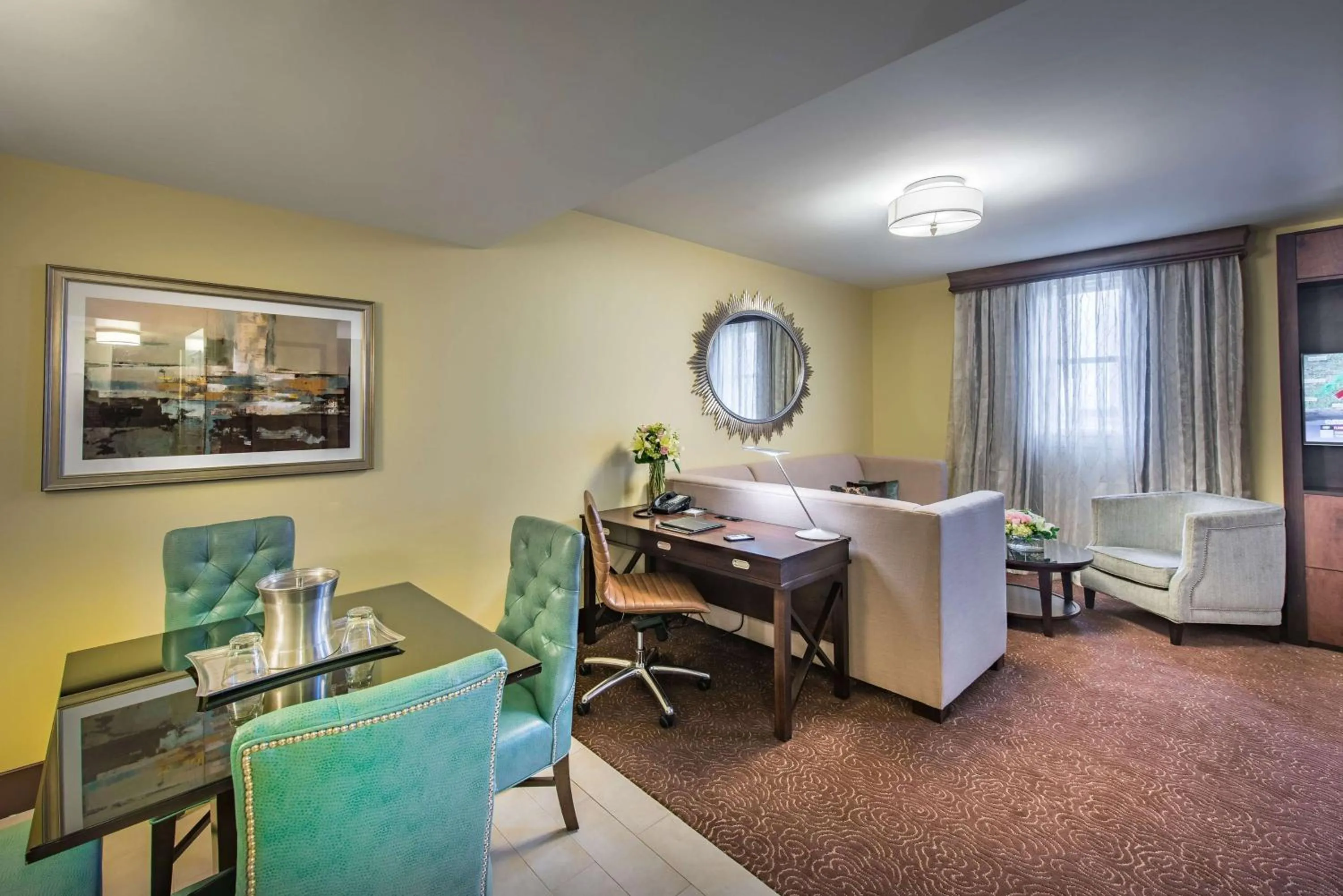 King Suite with River View  in Hilton Baton Rouge Capitol Center