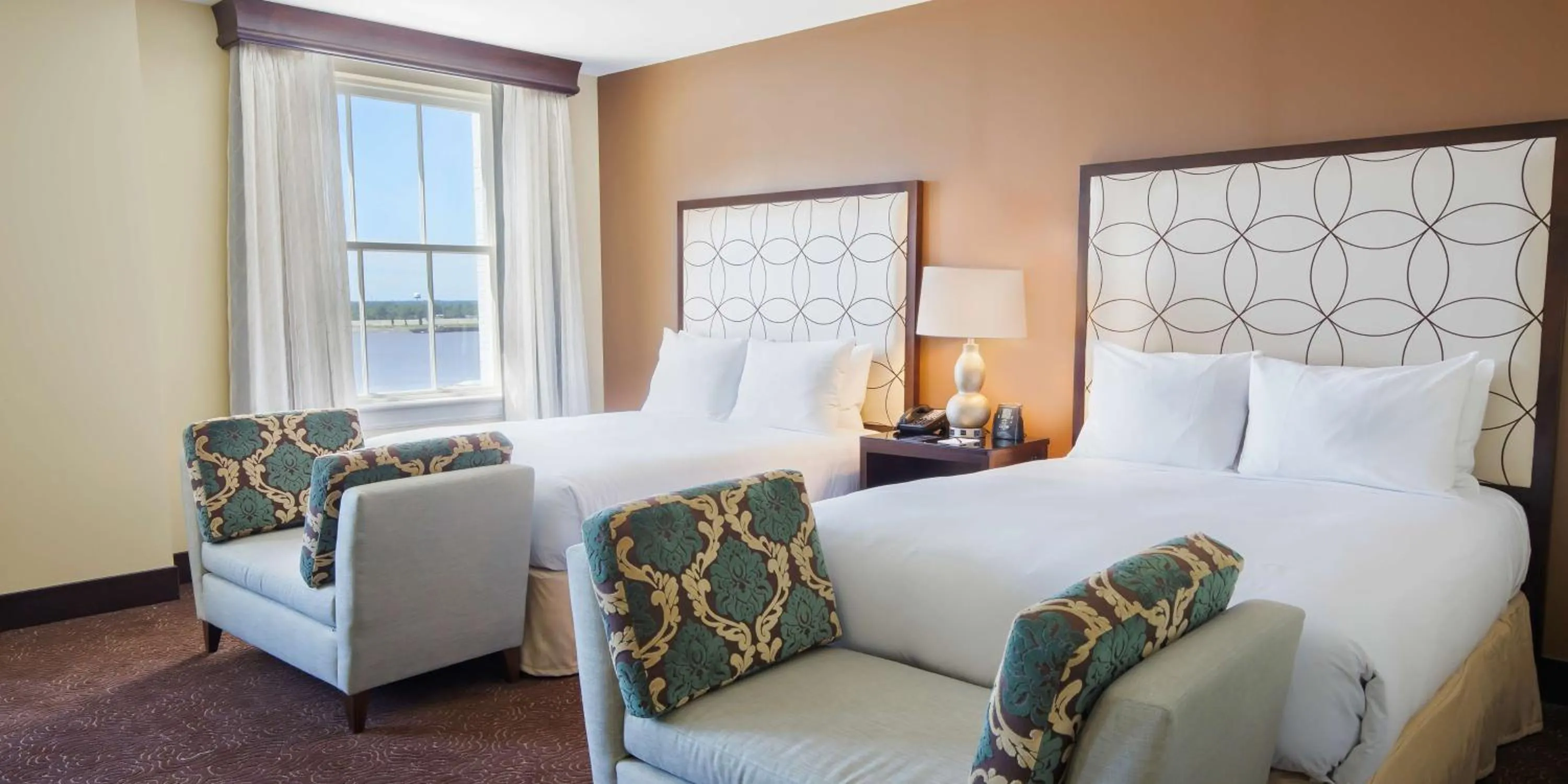 Executive Queen Room with Riverview in Hilton Baton Rouge Capitol Center