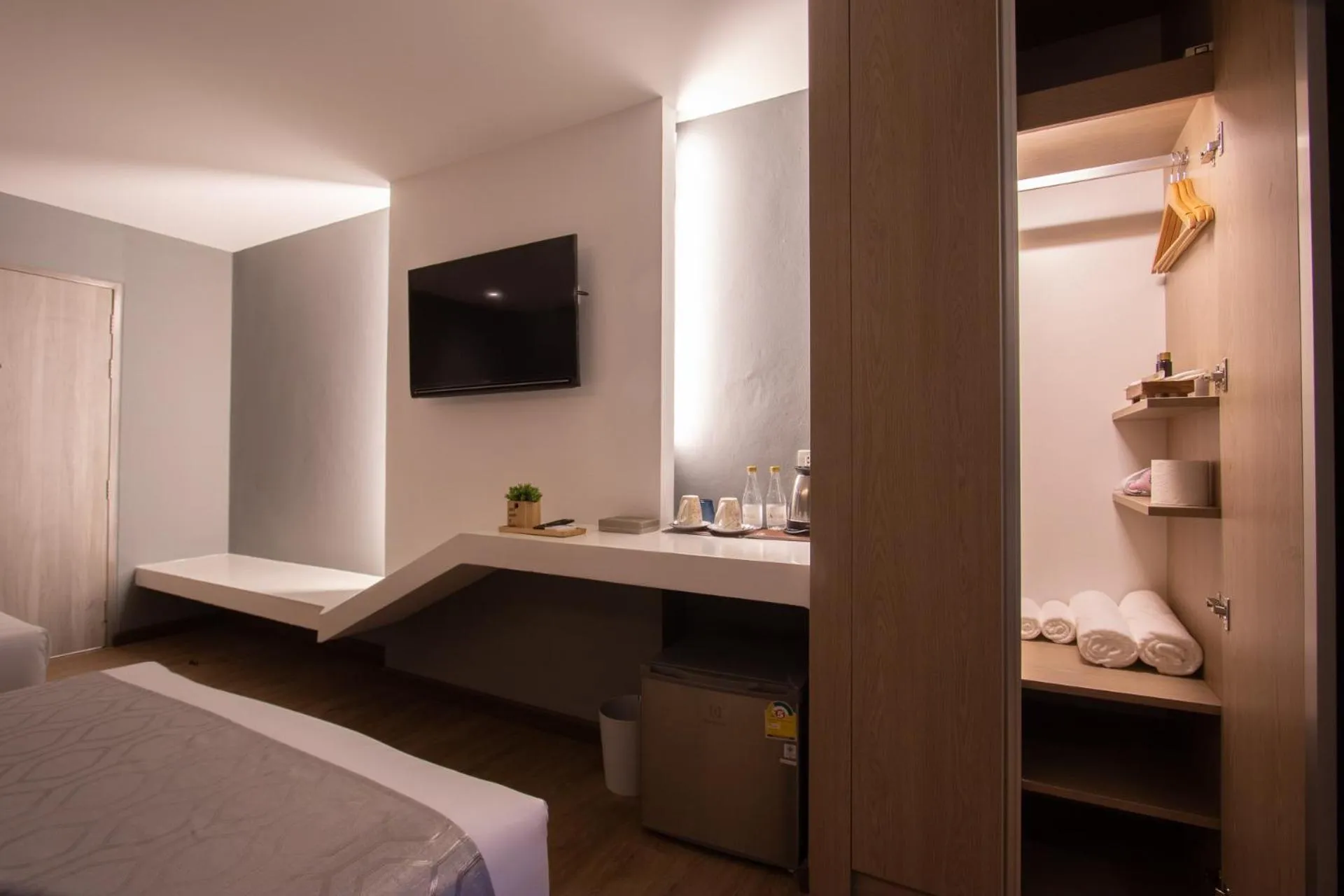 Deluxe Double Room in iChapter Hotel Suvarnabhumi