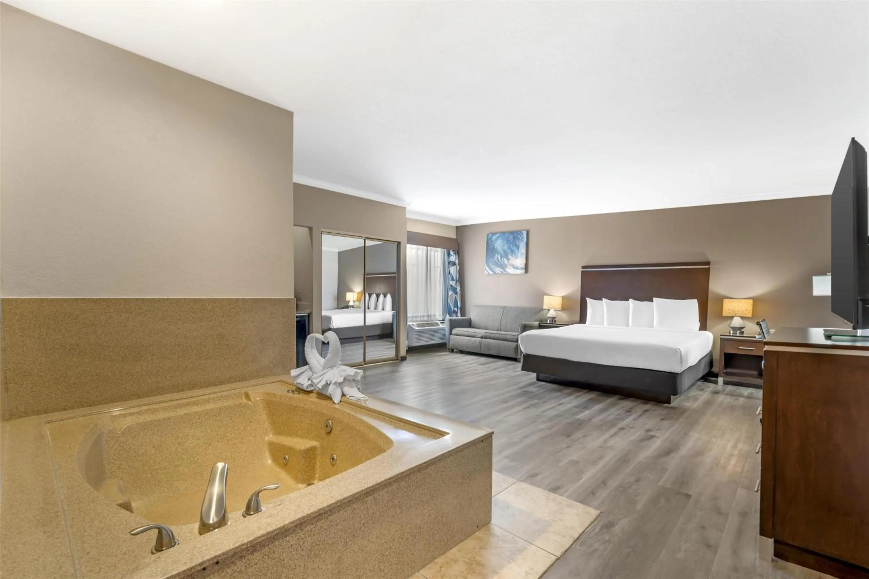 King Room with Whirlpool - Non-Smoking in Best Western Redondo Beach Galleria Inn Hotel - Beach City LA