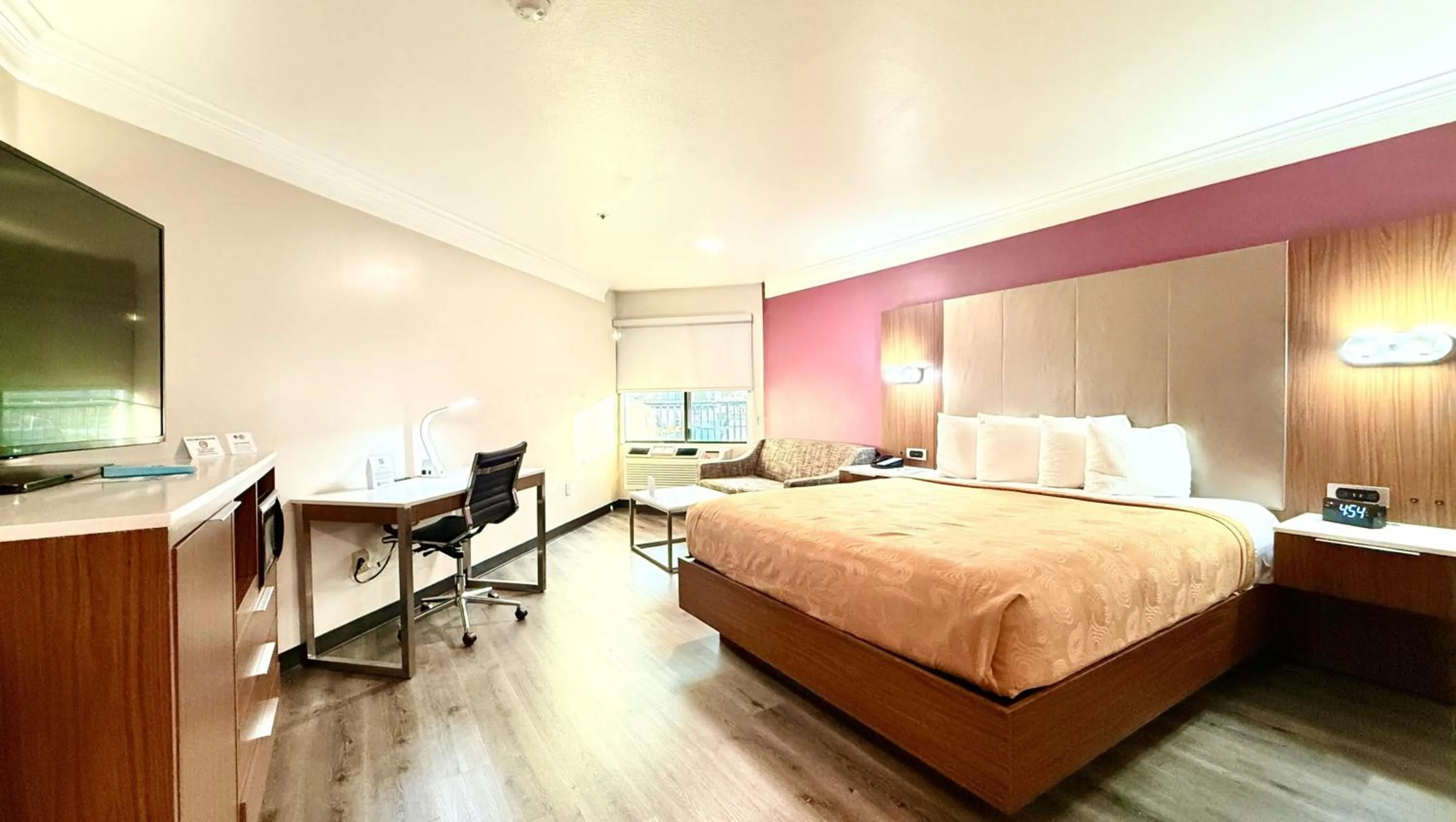 King Room - Disability Access/Non-Smoking in Best Western Plus Suites Hotel - Los Angeles LAX Airport