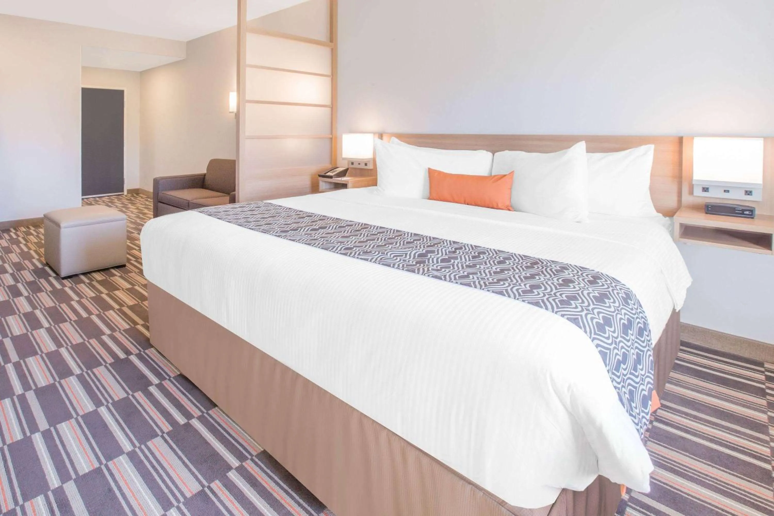 King Suite - Non-Smoking in Microtel Inn & Suites by Wyndham Cuauhtemoc Campos Menonitas