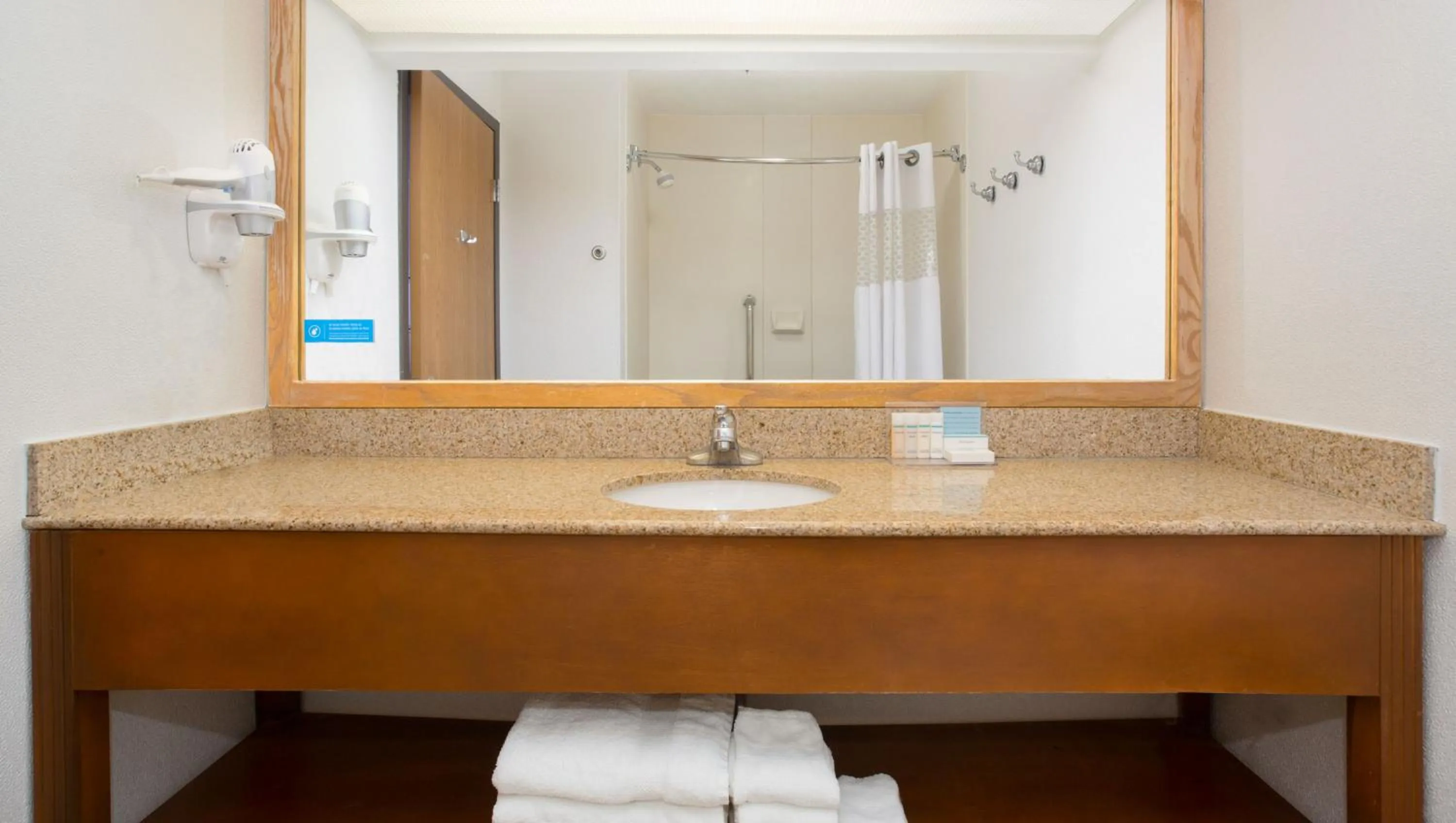 Queen Room with Two Queen Beds - Non-Smoking in Baymont by Wyndham Thornton