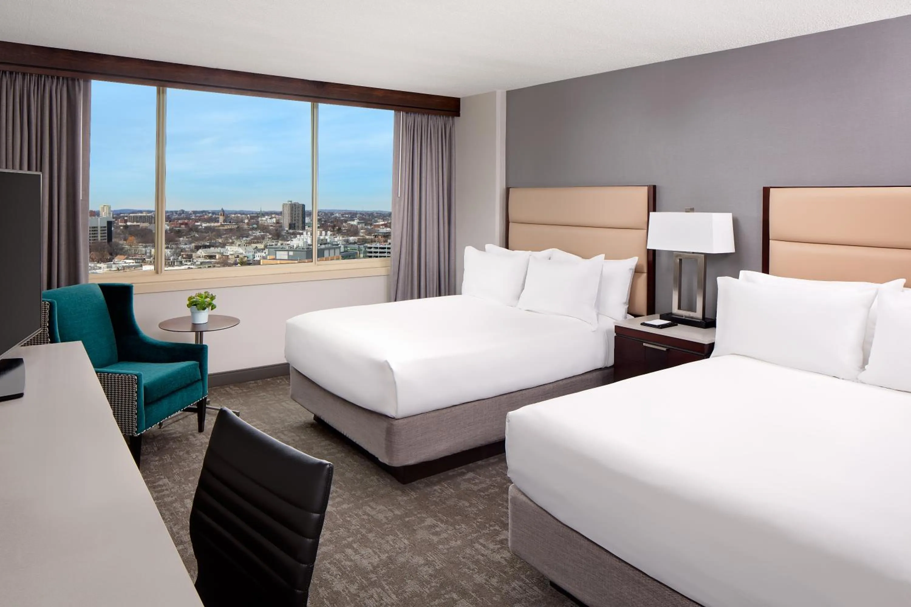 Double Room with Two Double Beds and Bath Tub - Mobility Accessible in Hyatt Regency Boston/Cambridge