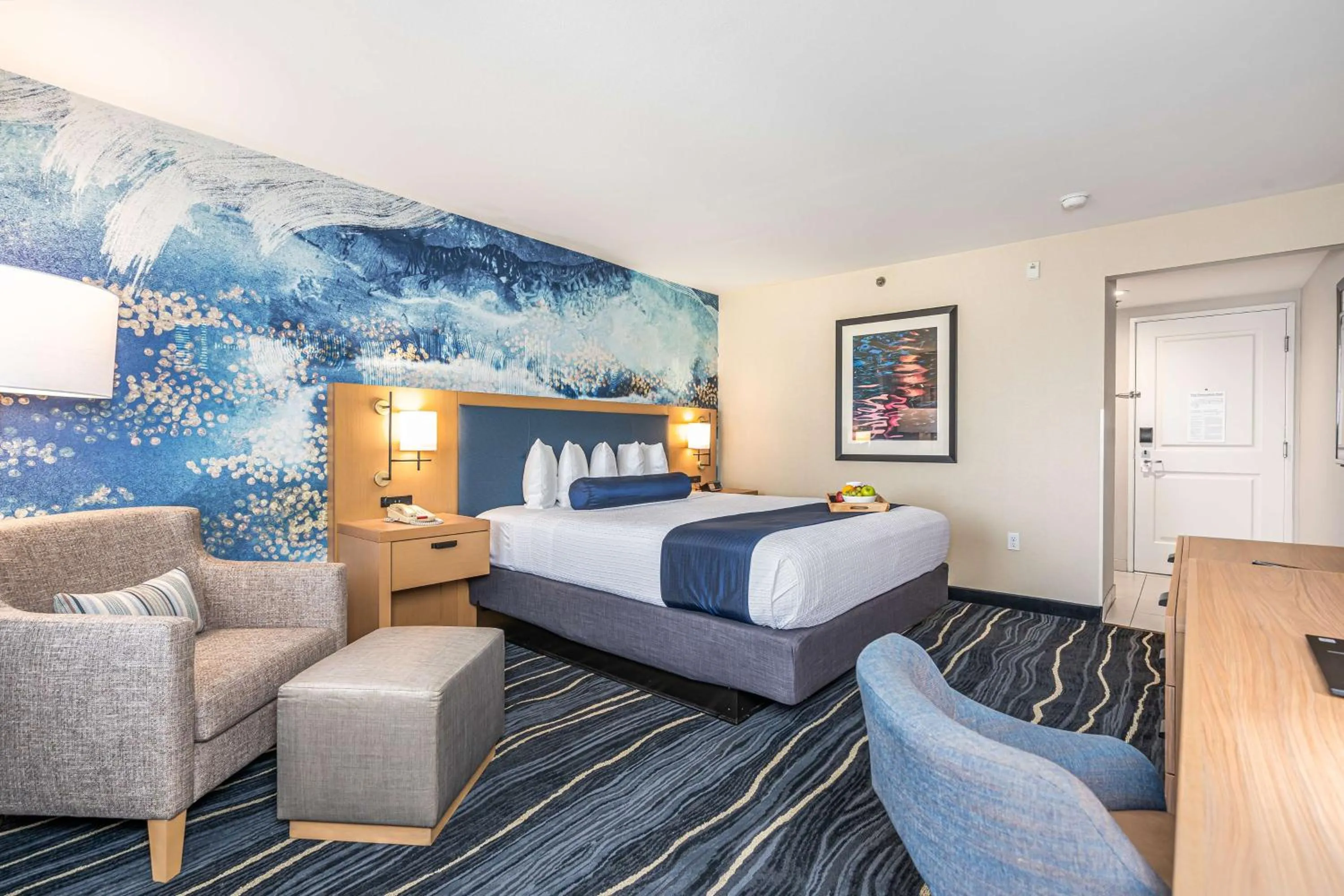 King Room with Bath Tub - Disability Access/Communication Assistance in Best Western Plus Marina Gateway Hotel