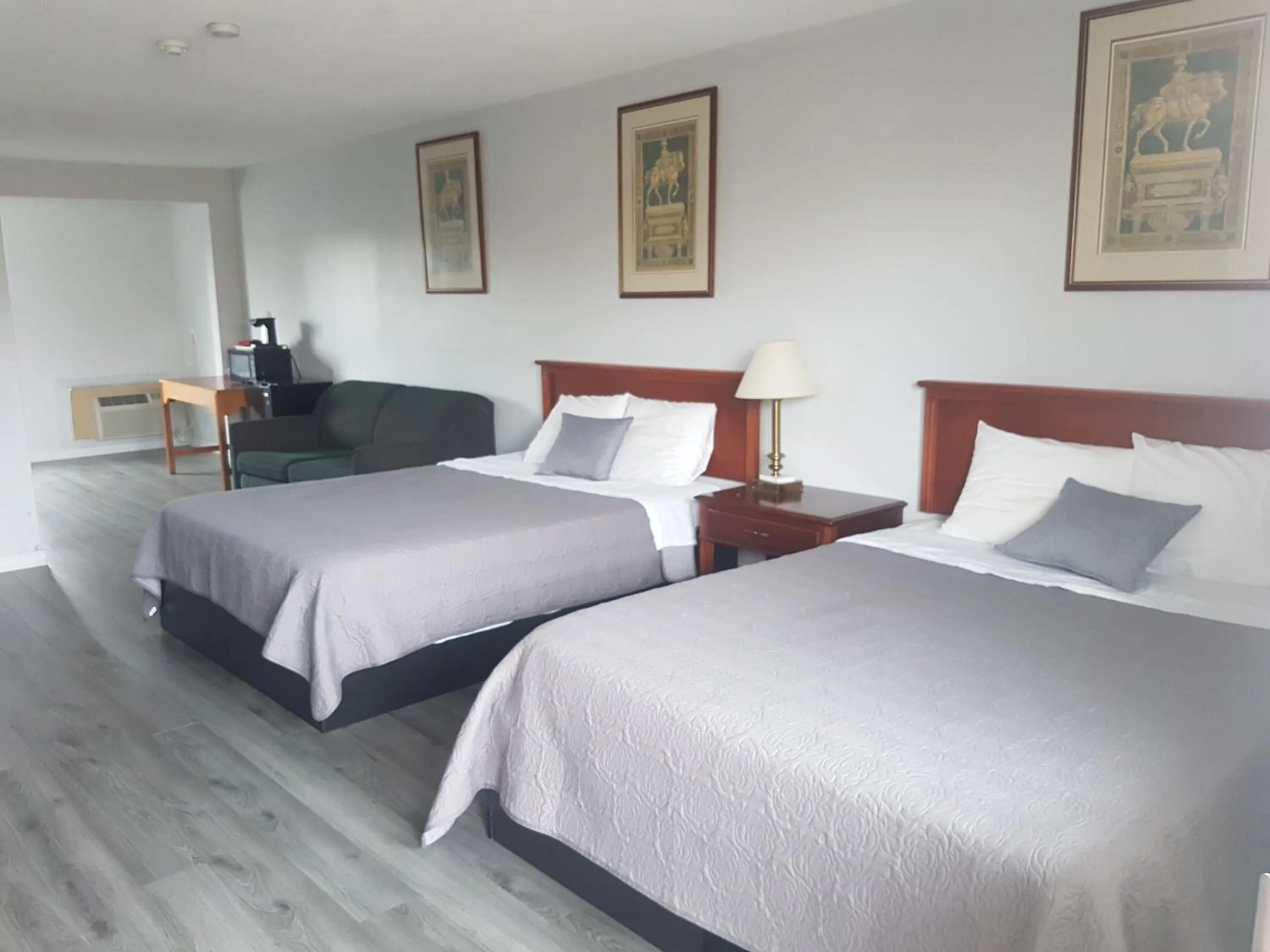 Deluxe Family Suite in 7 Nights Stay