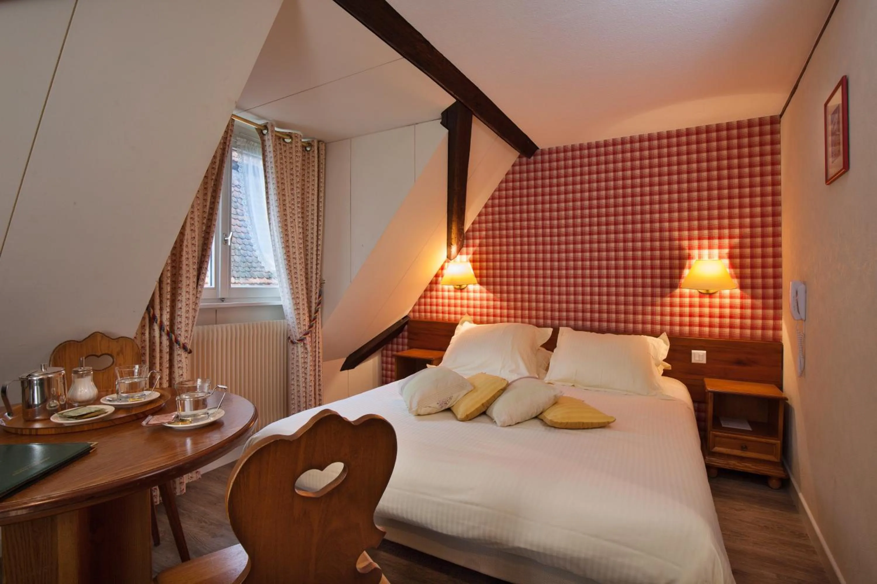Comfort Double Room - single occupancy in Logis Hôtel de la Tour
