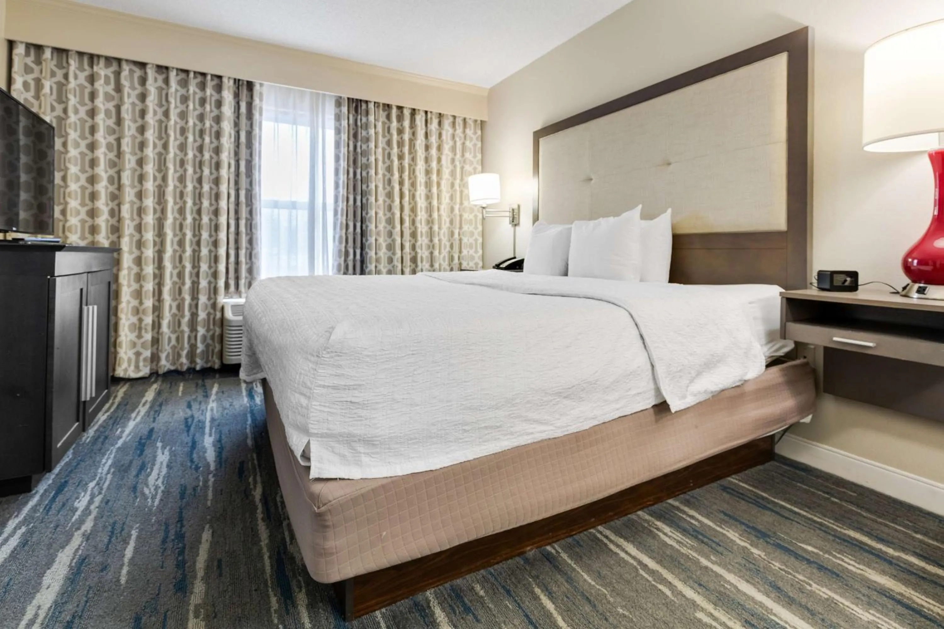 Queen Room with Bath Tub - Disability Access/Non-Smoking  in Hampton Inn & Suites Memphis-Wolfchase Galleria