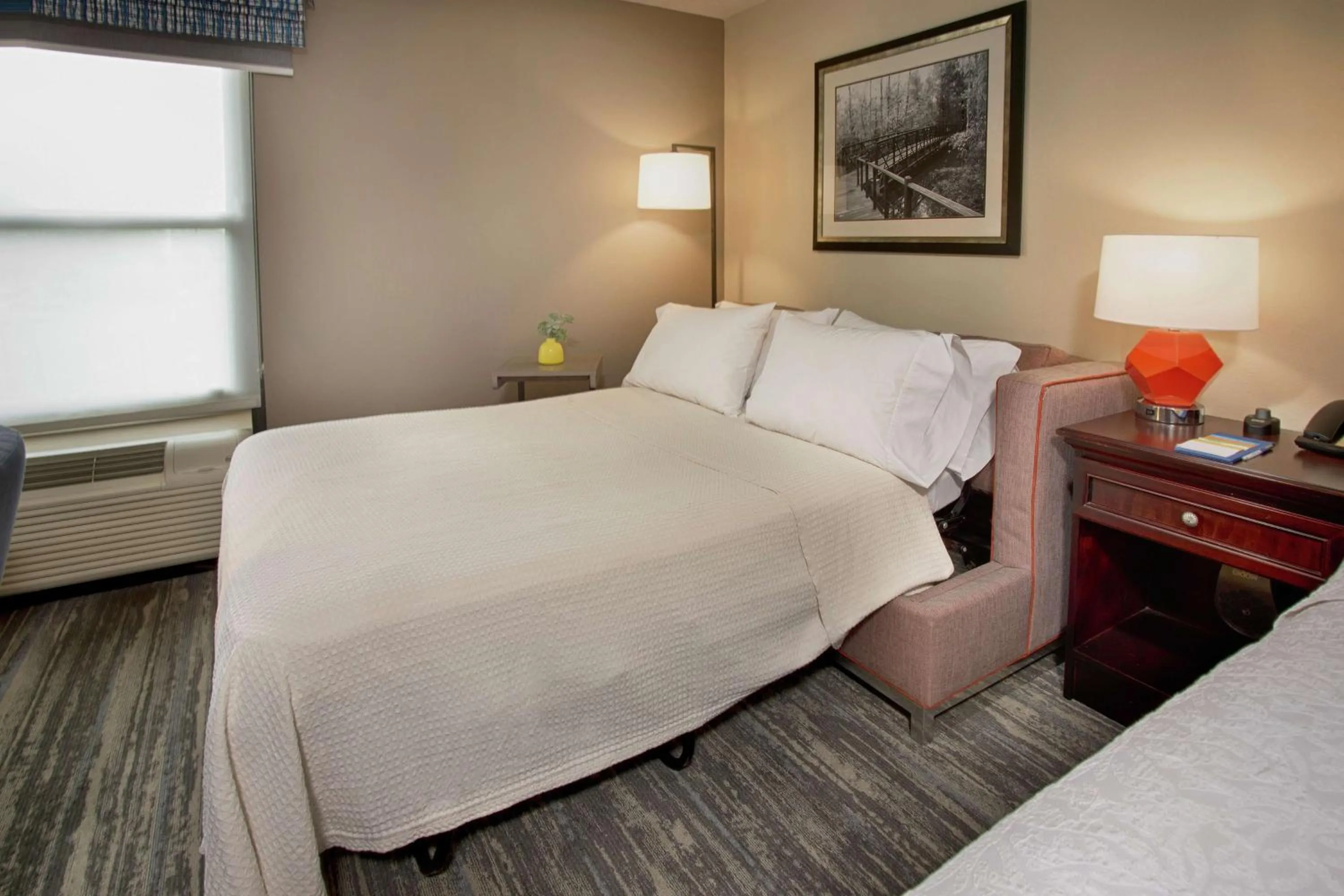 King Room with Accessible Tub - Mobility and Hearing Access/Non-Smoking in Hampton Inn Memphis/Collierville