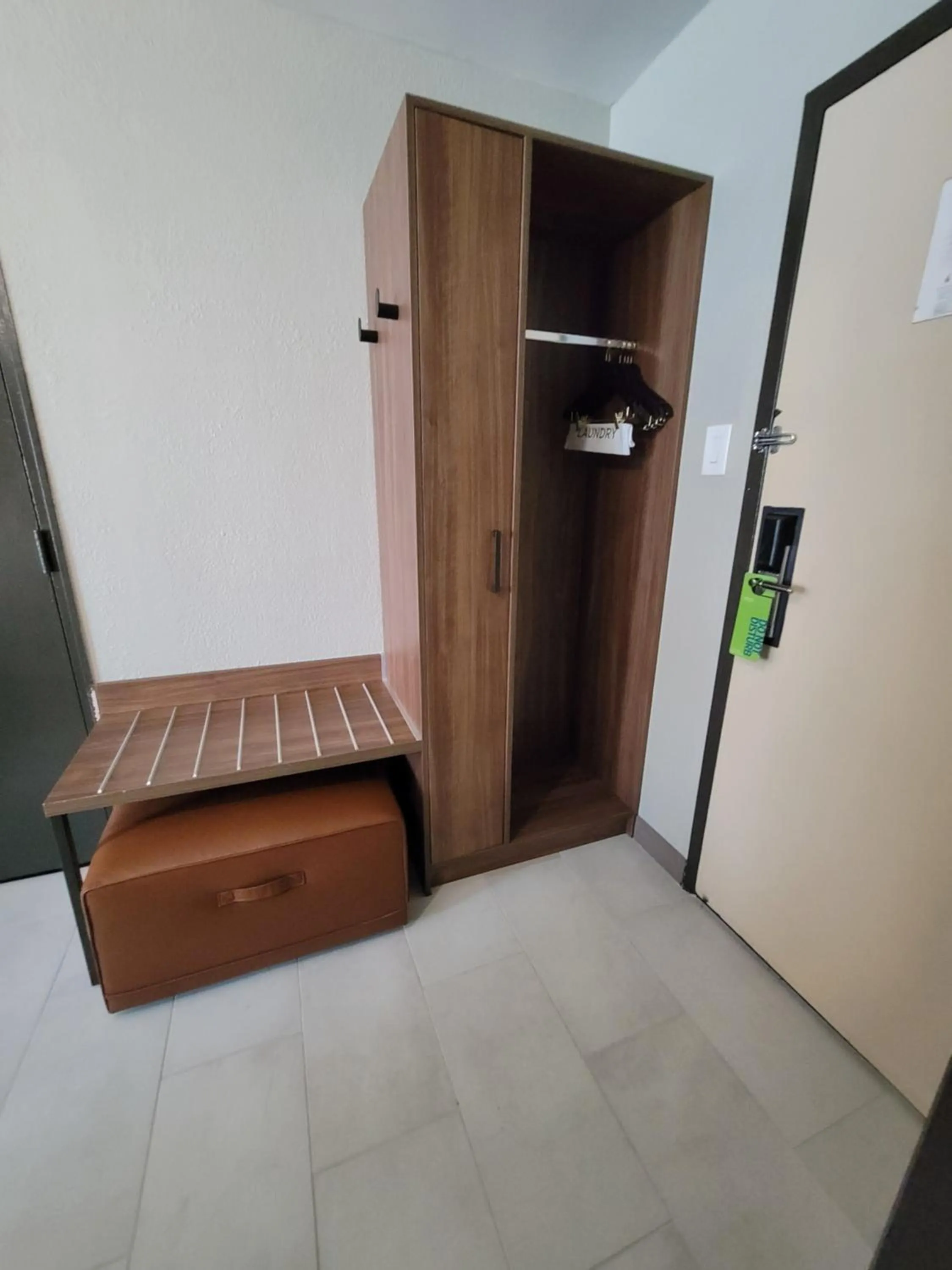 Deluxe King Room - (No Resort Fee) in La Quinta Inn by Wyndham Orlando International Drive North