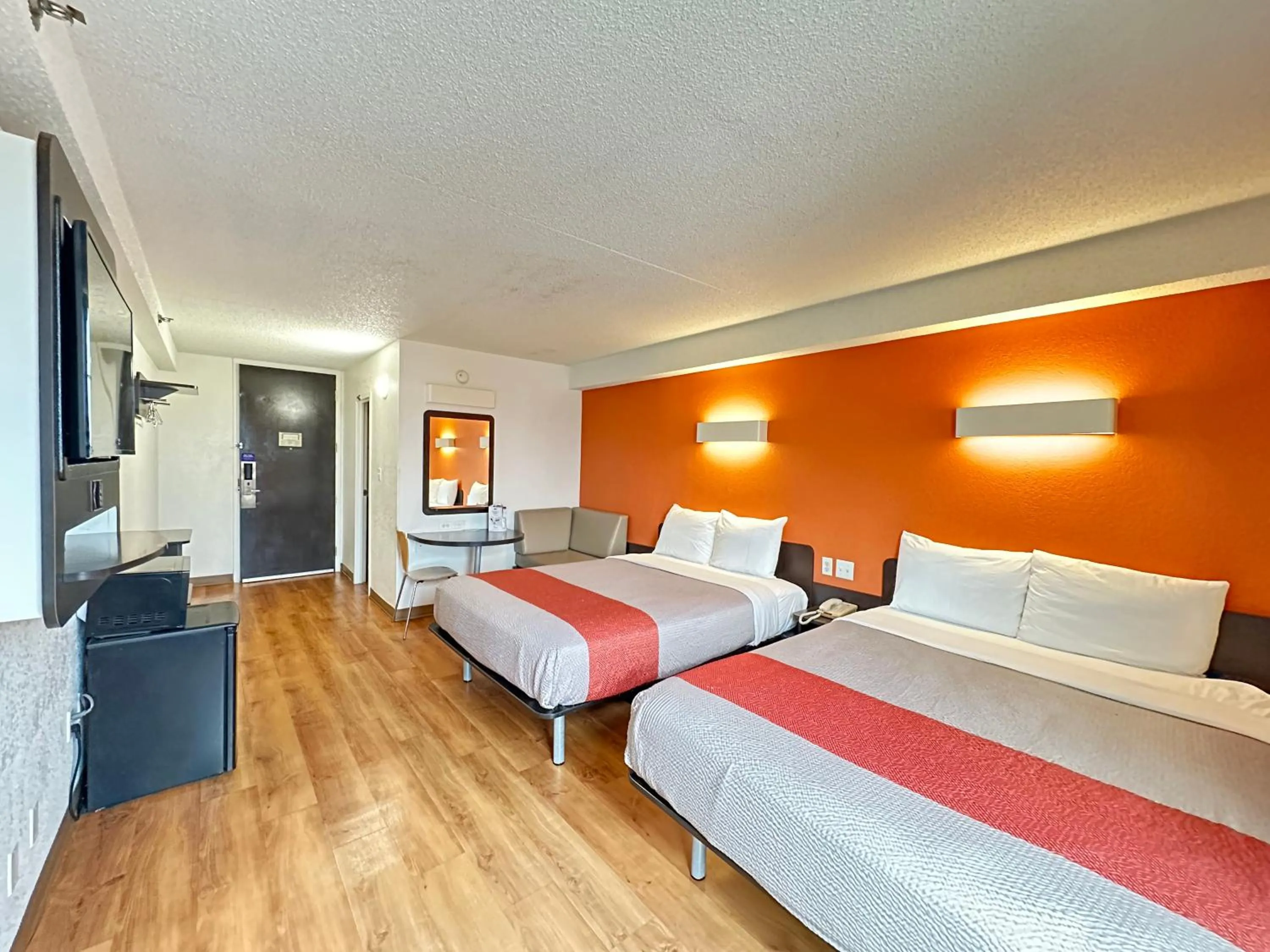 Deluxe Queen Room with Two Queen Beds - single occupancy in Motel 6-Springfield, DC - Washington Southwest