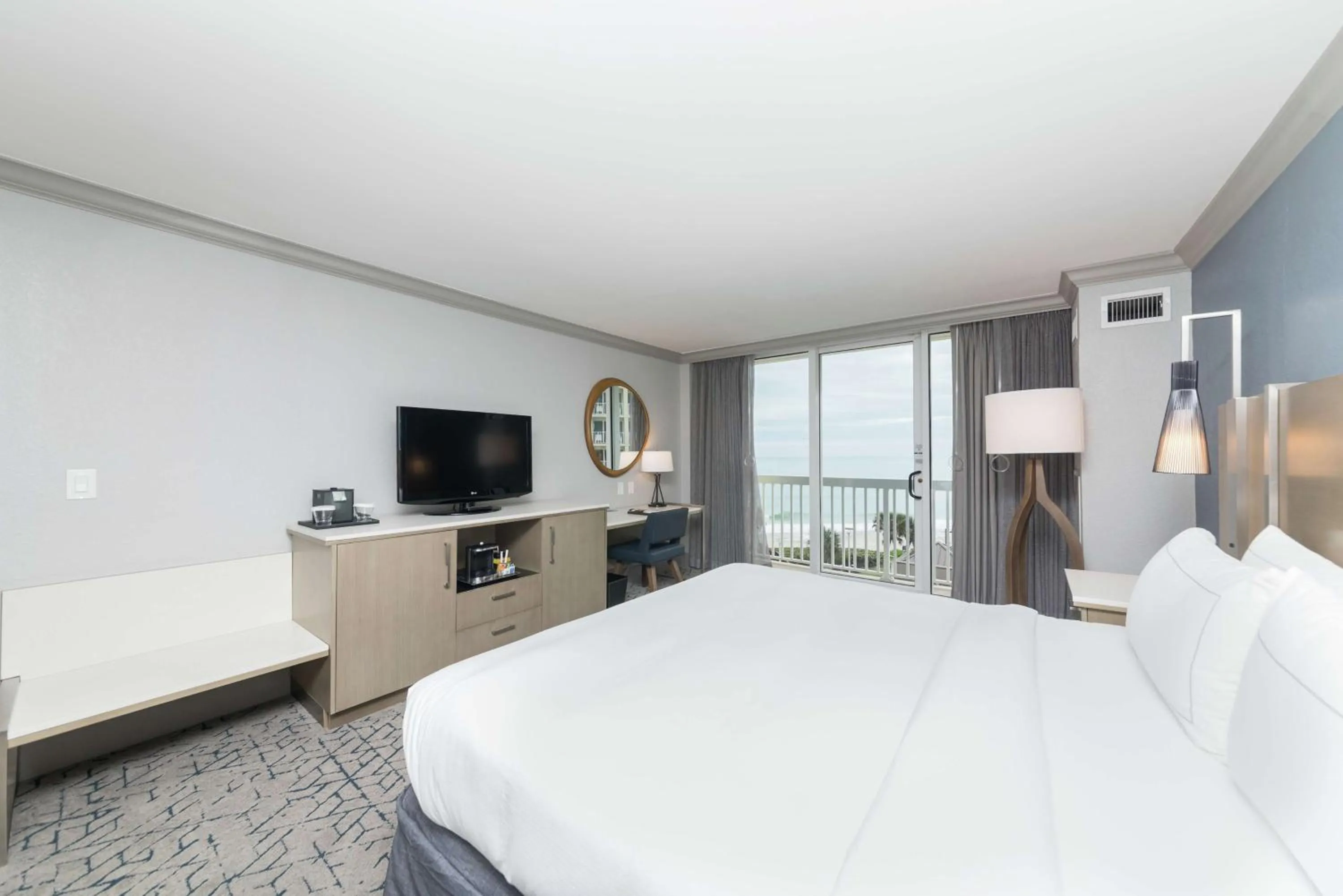 King Room - Oceanfront/Mobility and Hearing Access in Hilton Melbourne Beach Oceanfront