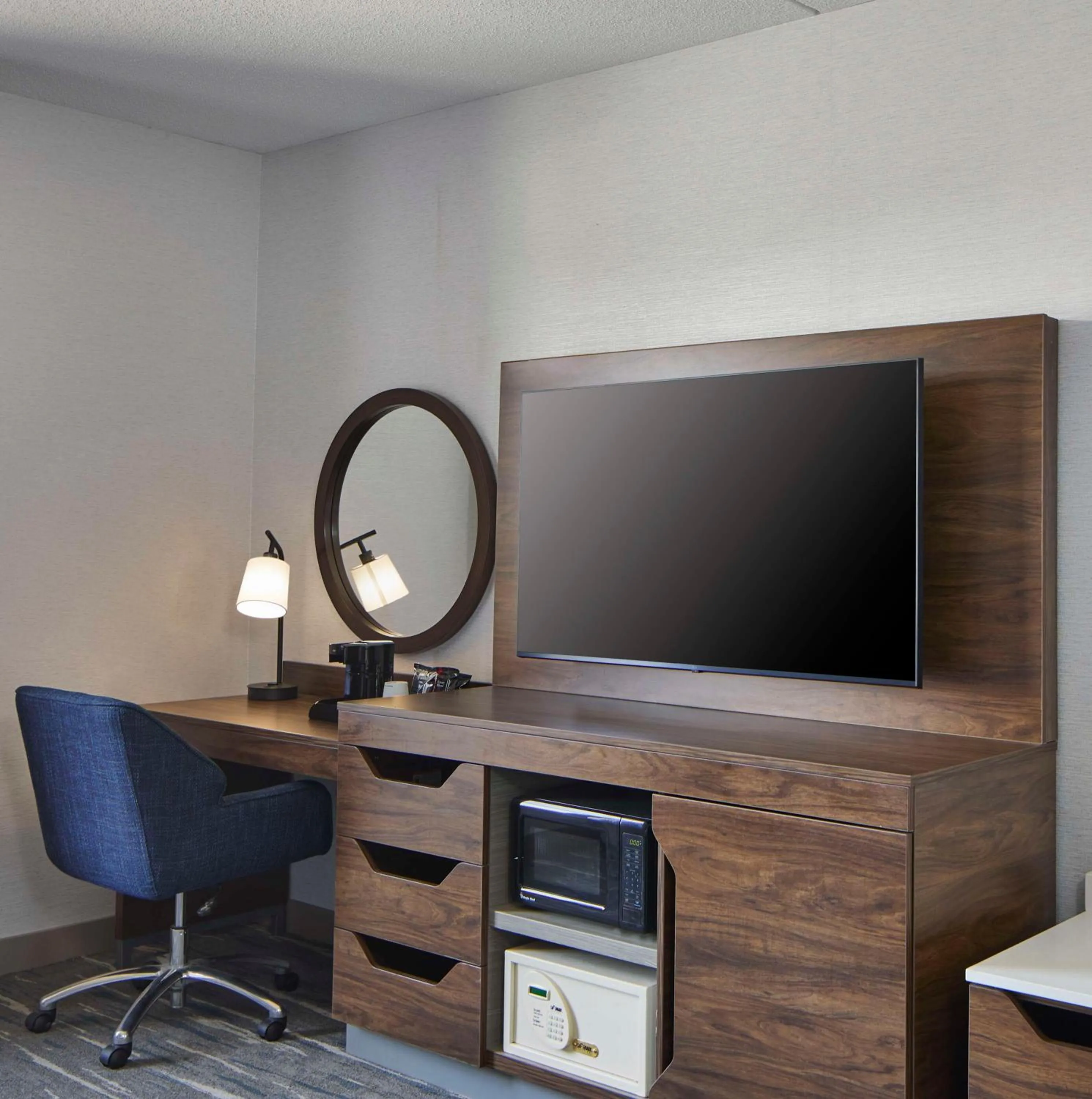 Queen Suite with Two Queen Beds and Sofa Bed in Hampton Inn & Suites Saratoga Springs Downtown