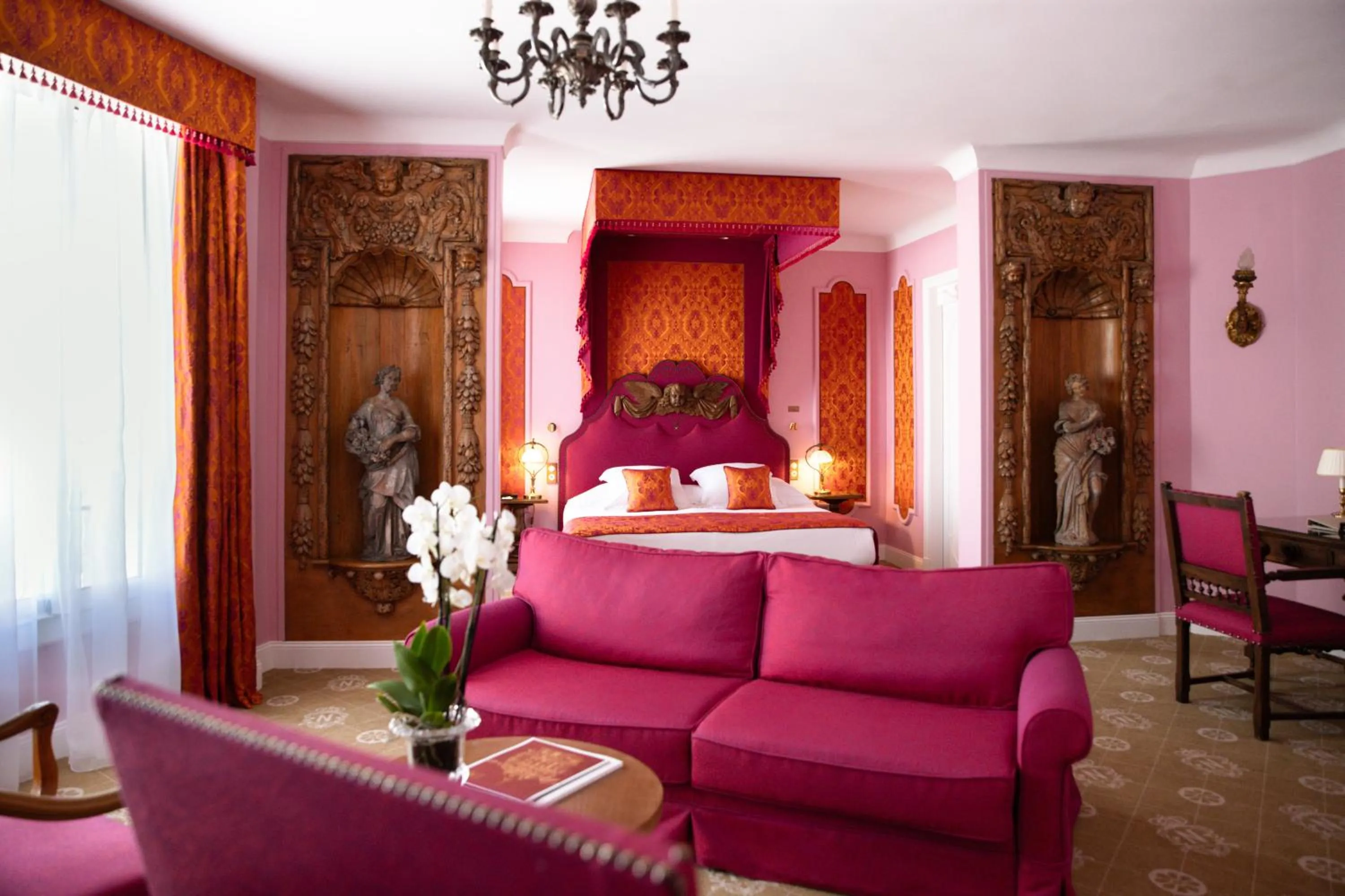 Deluxe Family Room in Hotel Le Negresco