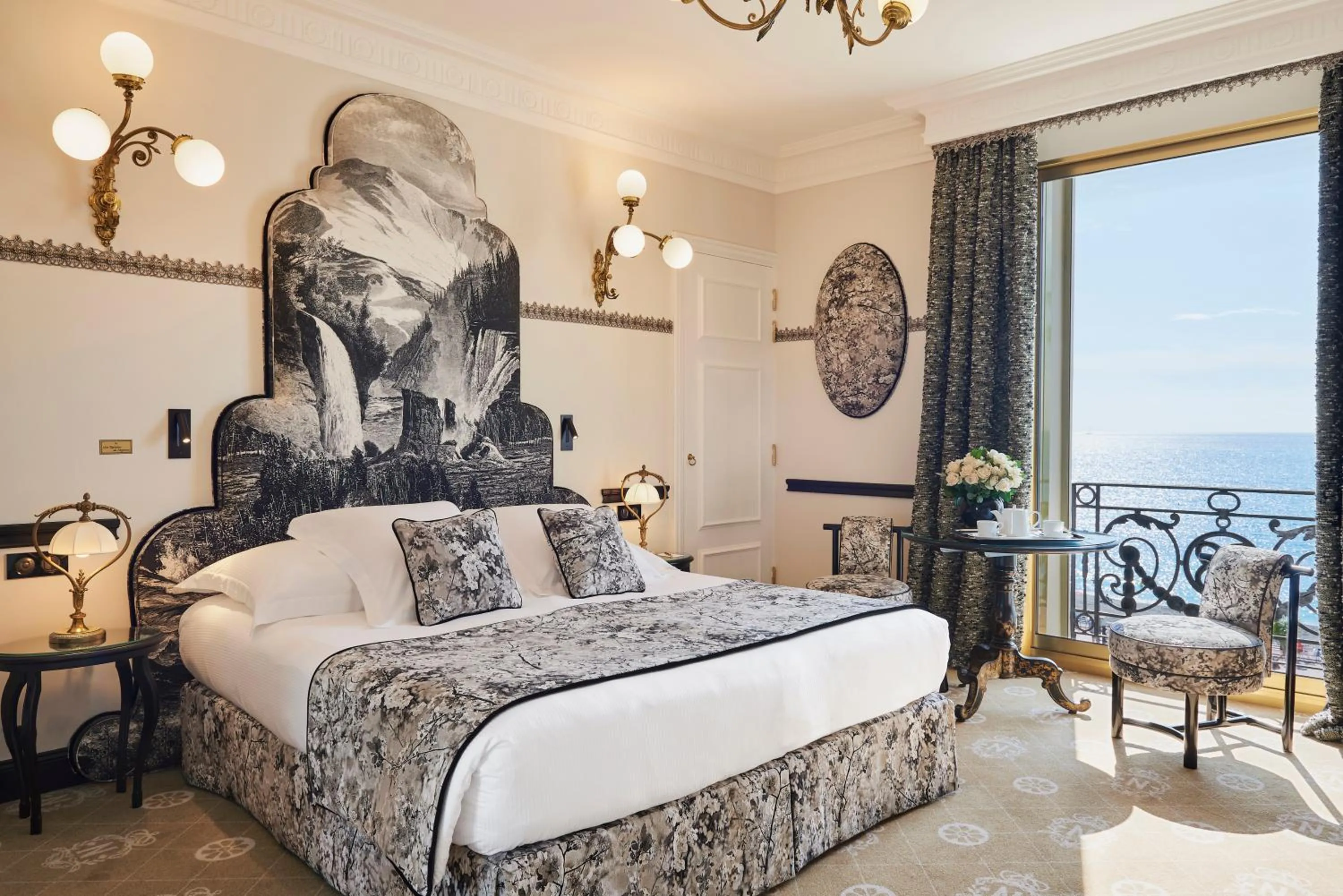 Deluxe Double Room with Sea View in Hotel Le Negresco