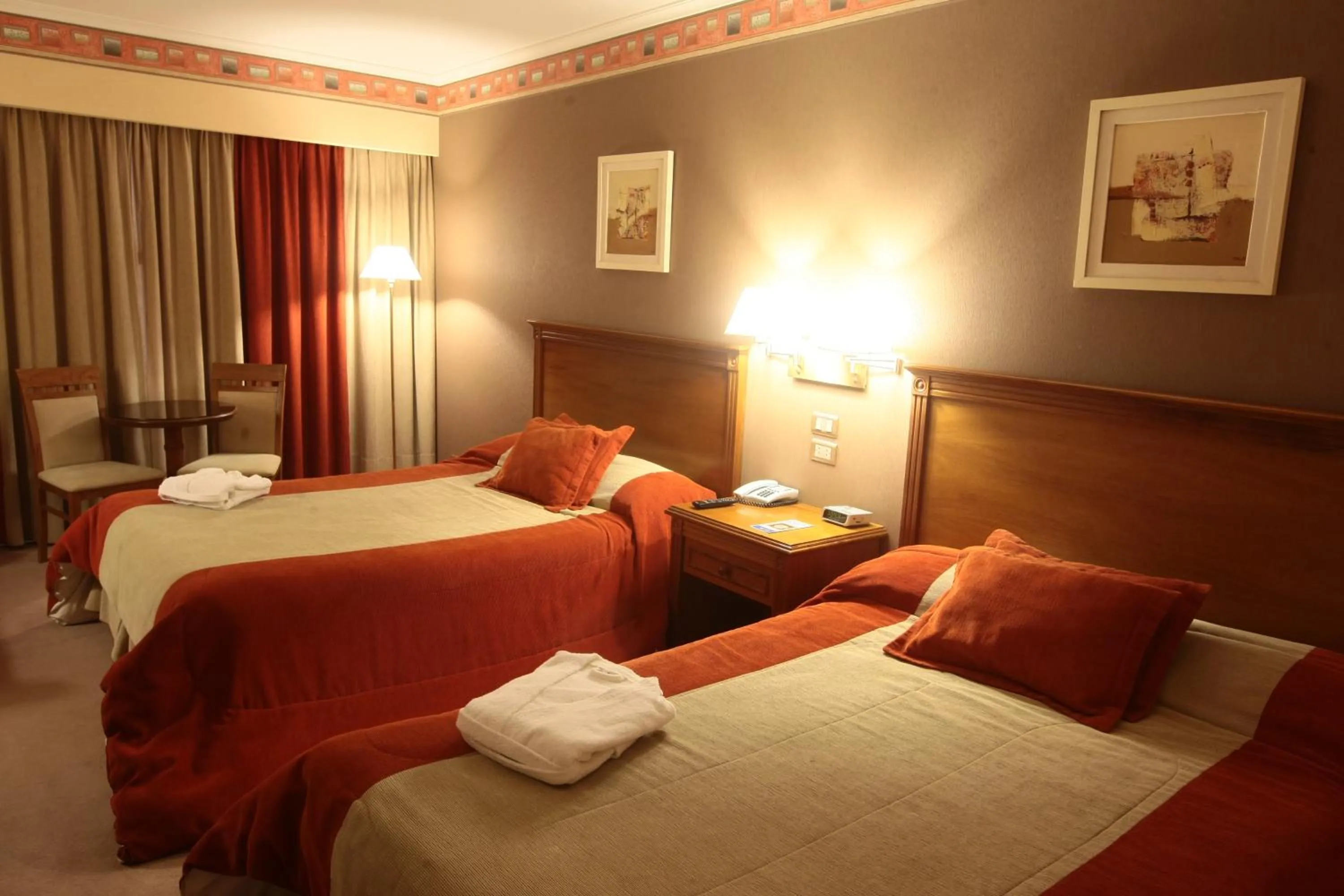 Executive Twin Room - single occupancy in Howard Johnson Villa María Hotel y Casino