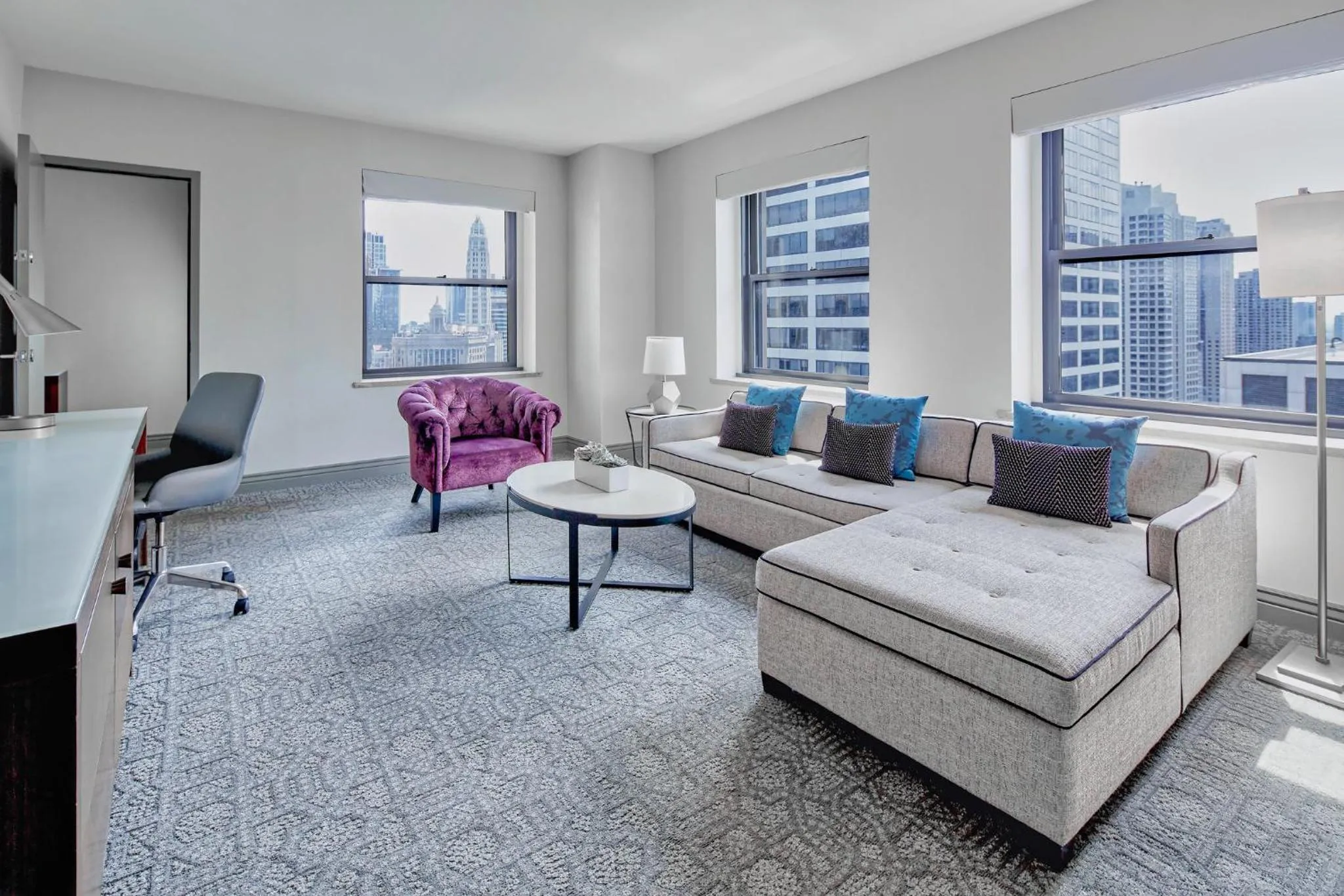 Junior King Suite with Premier City View - Executive Tower in InterContinental Chicago Magnificent Mile by IHG