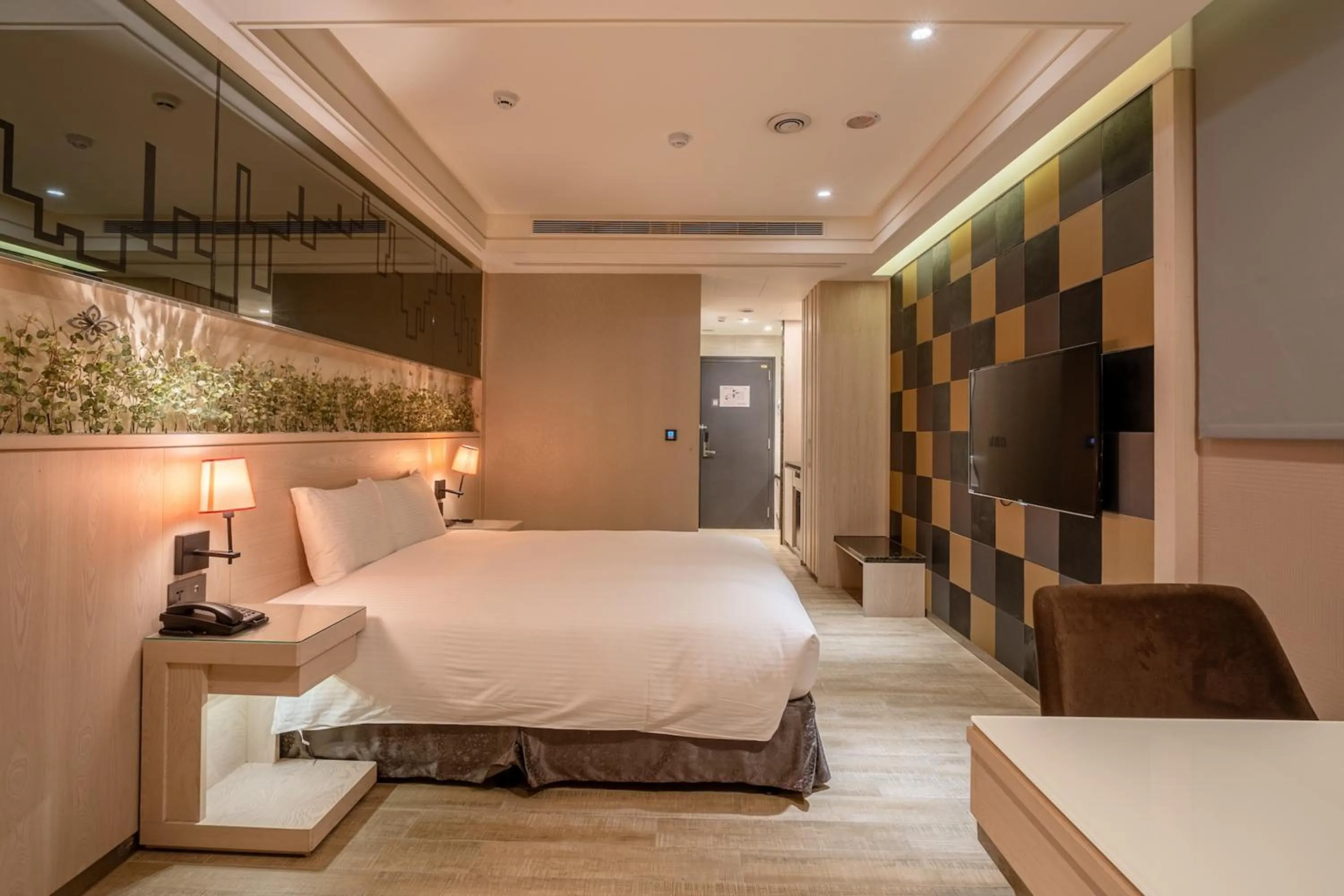 Deluxe Double Room in Guide Hotel Taichung Ziyou