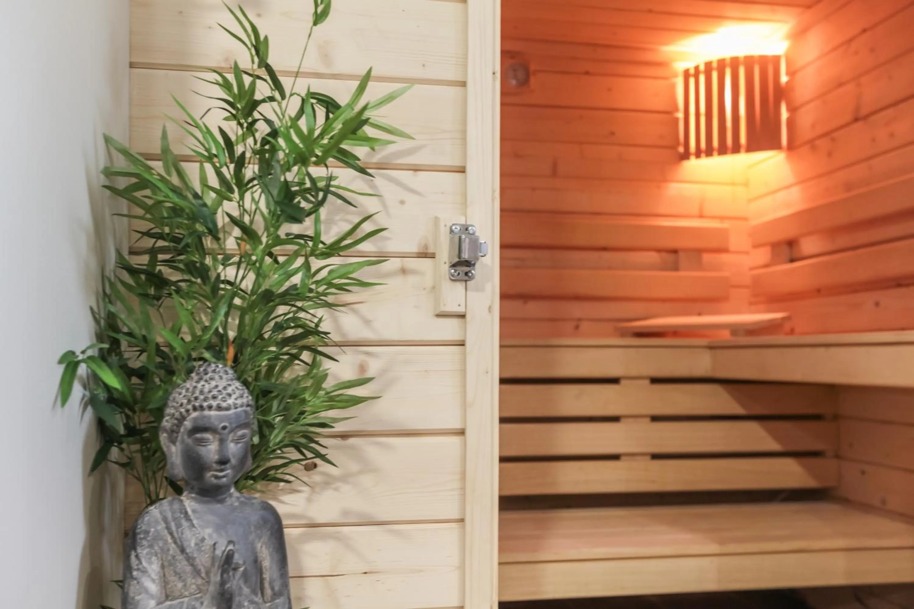 Comfort Twin Room with Spa Access in Logis Hotel Restaurant & SPA Au Comte d'Ornon