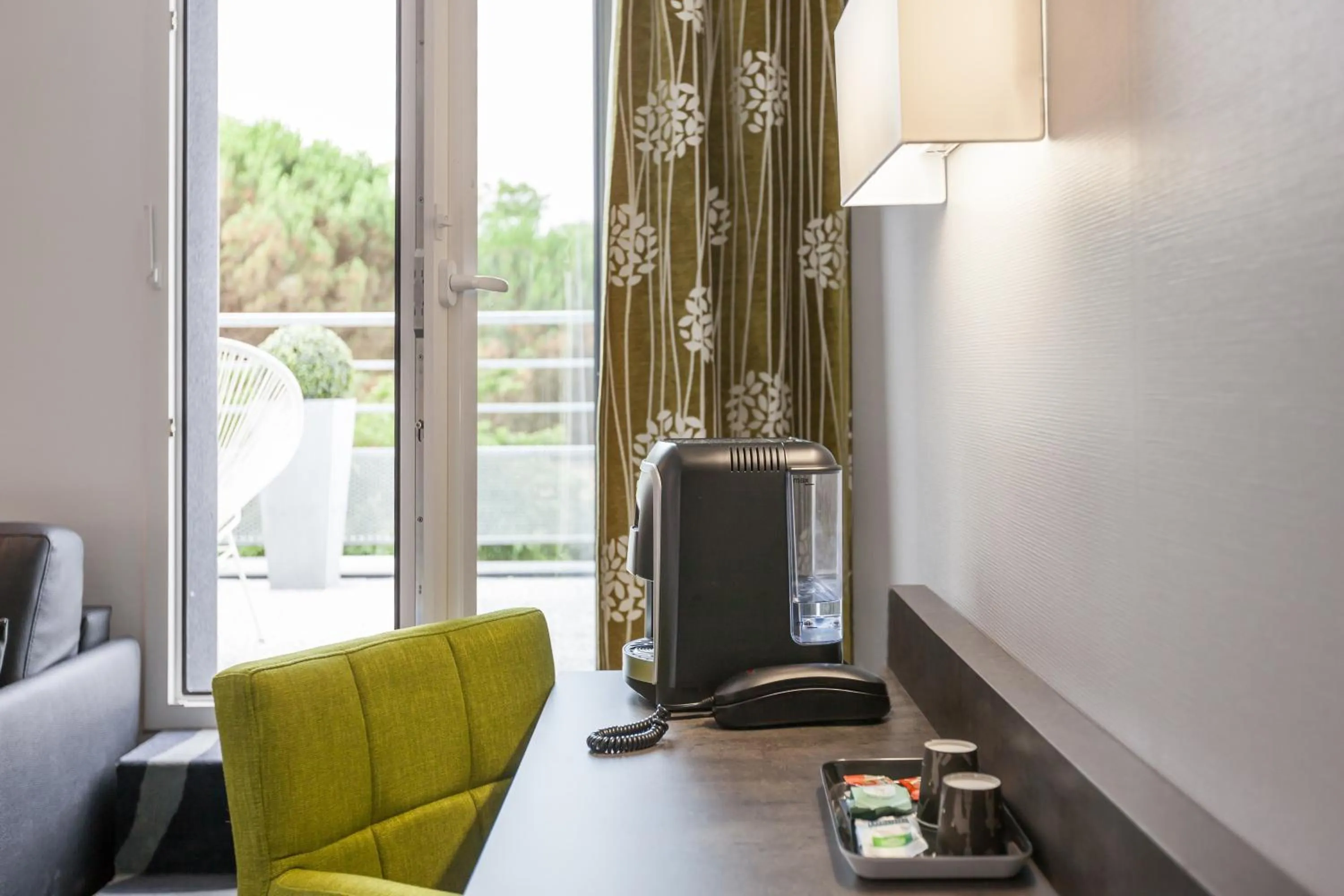 Superior Double Room with Terrace and Spa Access in Logis Hotel Restaurant & SPA Au Comte d'Ornon